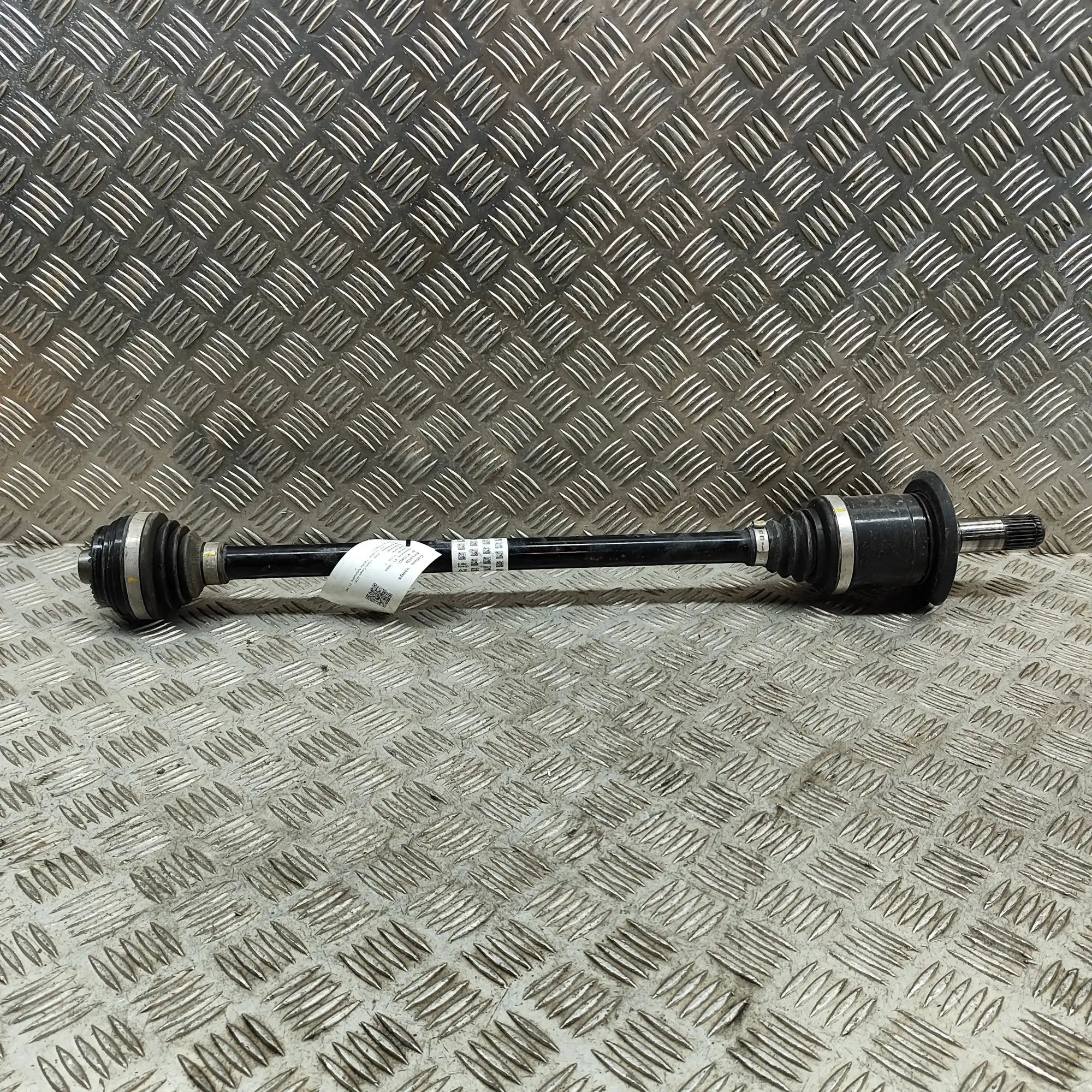 BMW 4 (G22 / G23 / G26)  Rear Right Driveshaft Rear Right Driveshaft — BMW 4 Gran Coupe G26 (2...