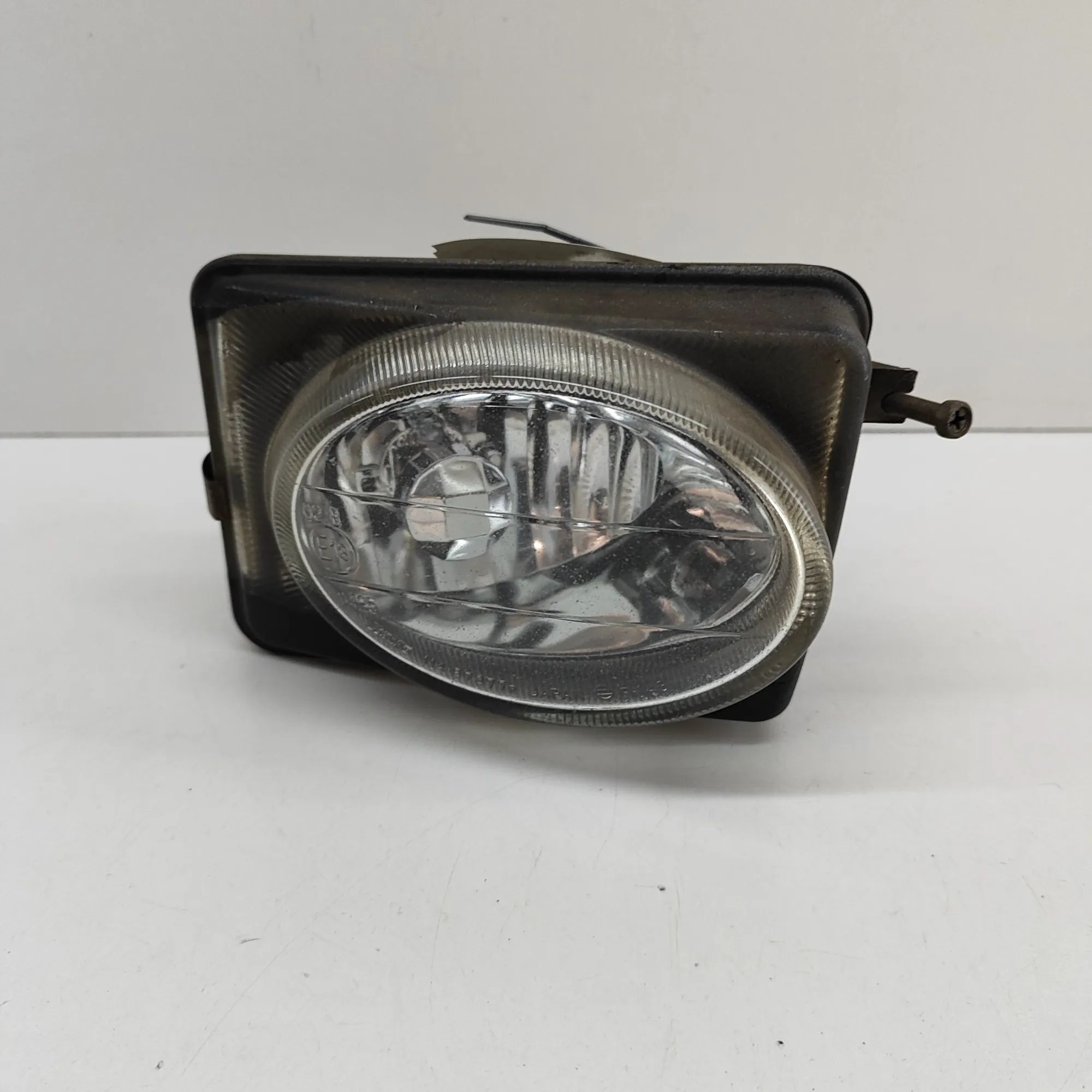 Mitsubishi Galant Front Right Fog Light Front Right Fog Light — MITSUBISHI GALANT VI EA...