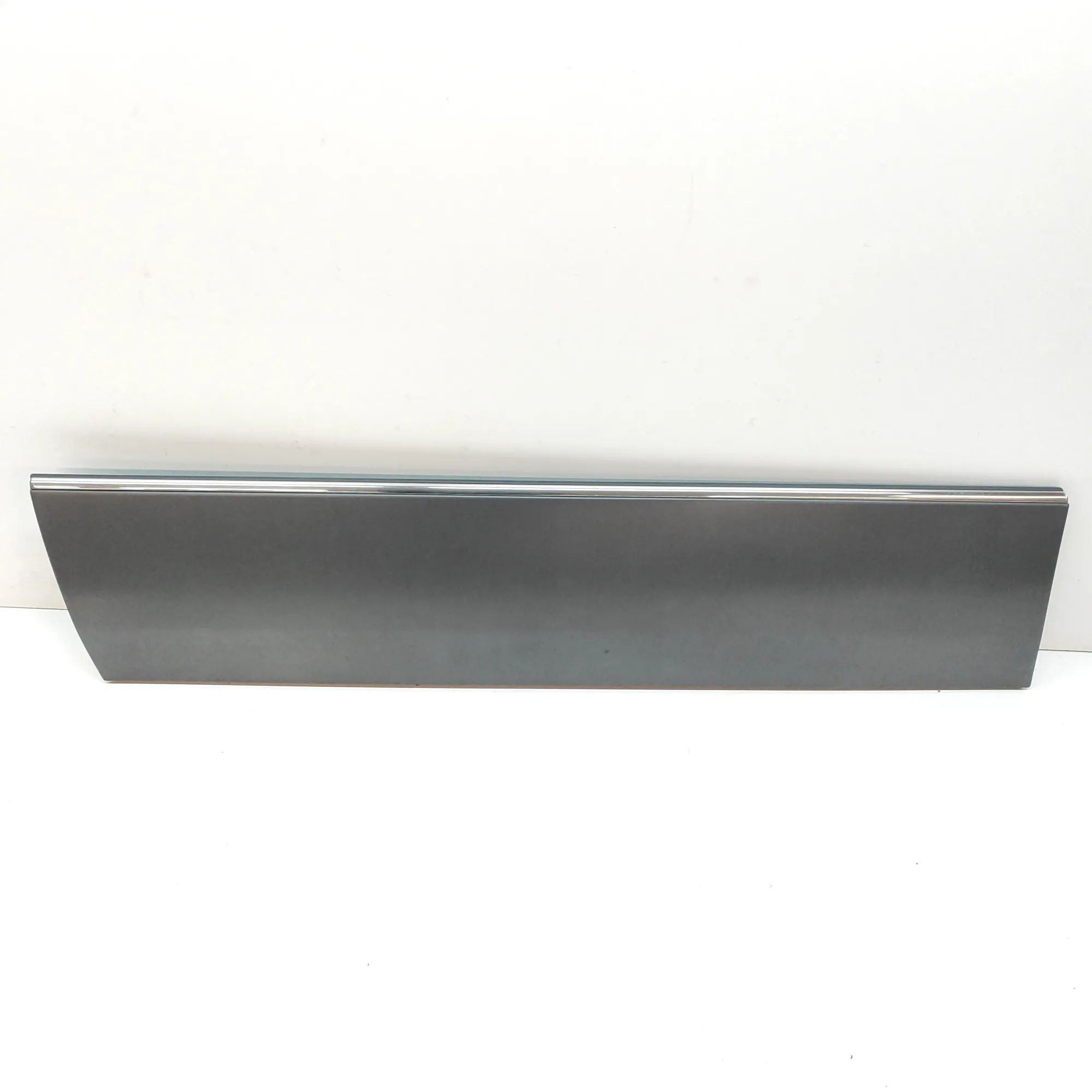 Mercedes-Benz 200 - 500 / E (W124) Front Left Door Lower Molding
