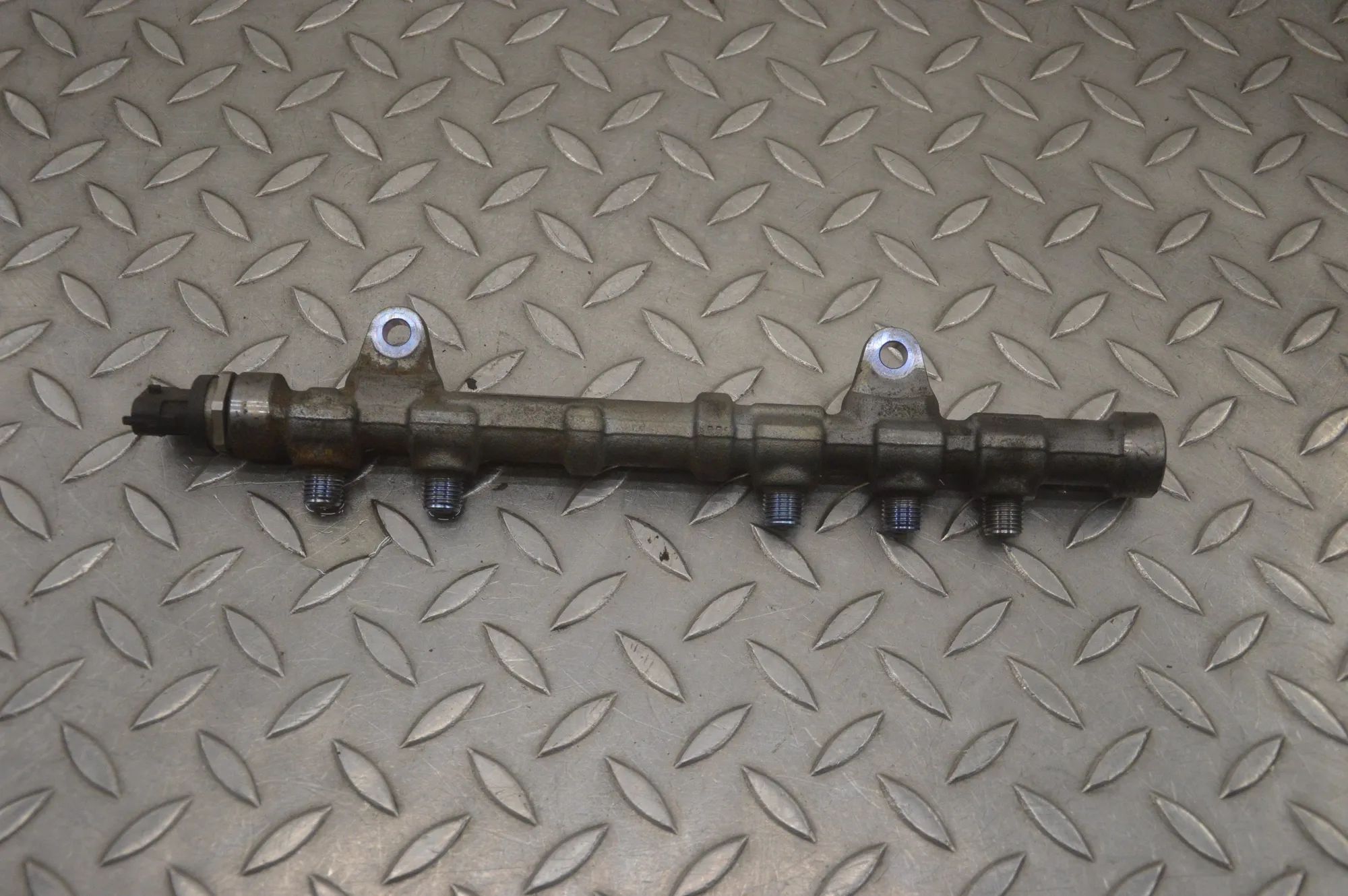 Fiat Grande Punto Fuel Rail Fuel rail — FIAT PUNTO EVO 199_ (2008-PRESENT) ...