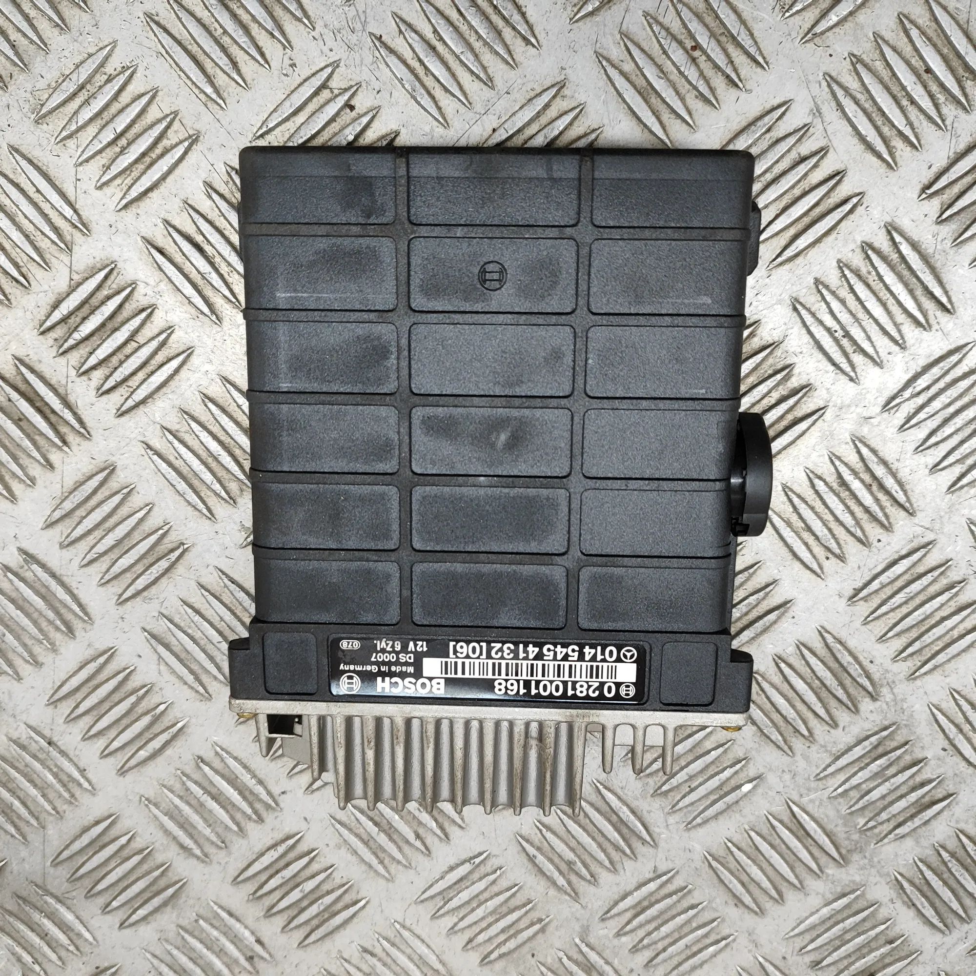 Mercedes-Benz 200 - 500 / E (W124) Engine Control Unit