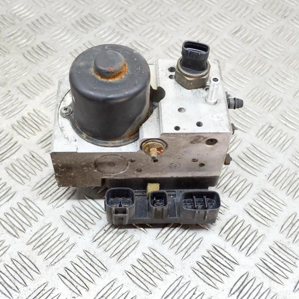 Lexus LS ABS Hydraulipumppu ABS Pump — LEXUS LS _F2_ (1994-2000) — 133900-0...