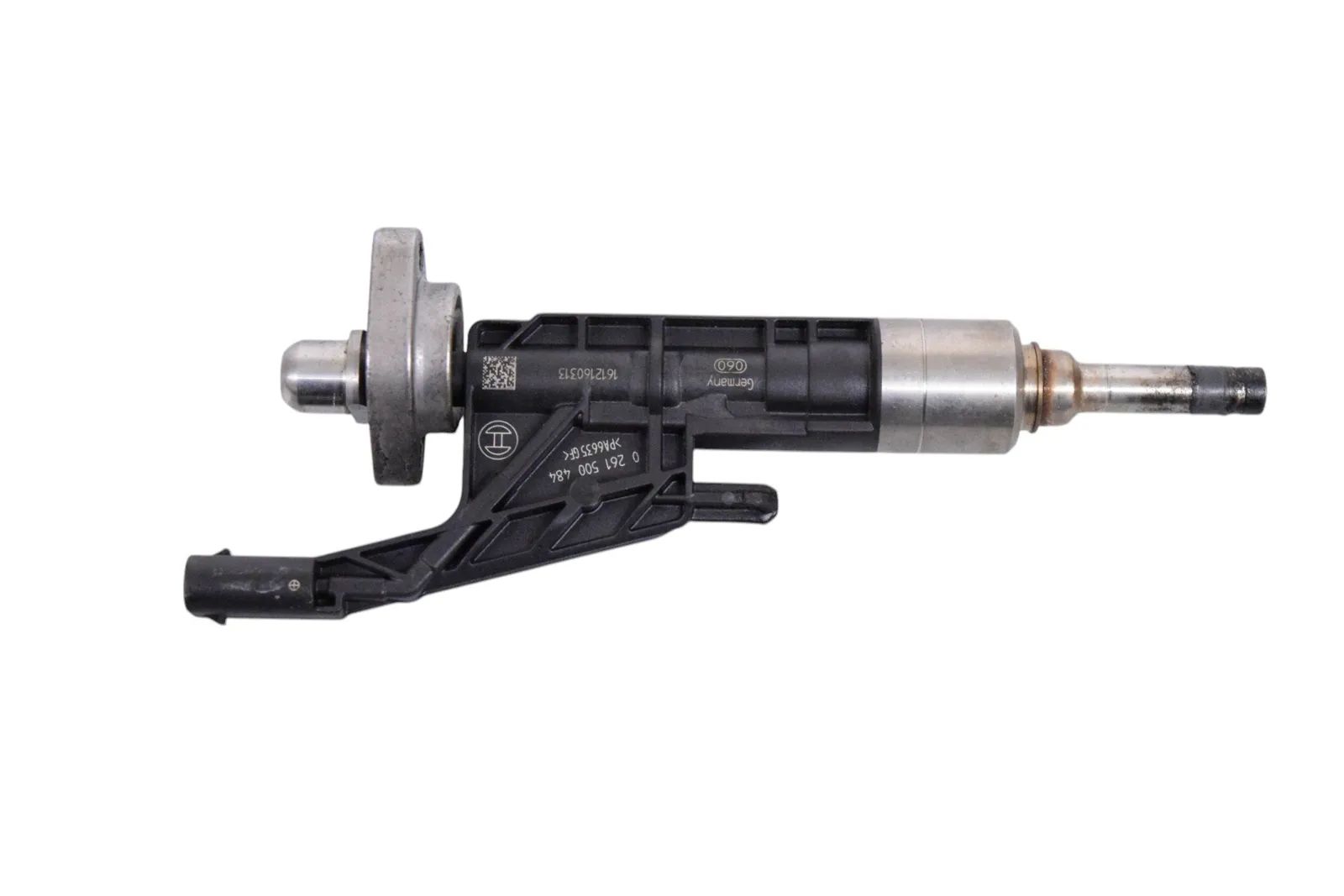 BMW 2 (F22 / F23) Fuel Injector Fuel injector — BMW 2 Cabrio F23 (2014-2021) — ...