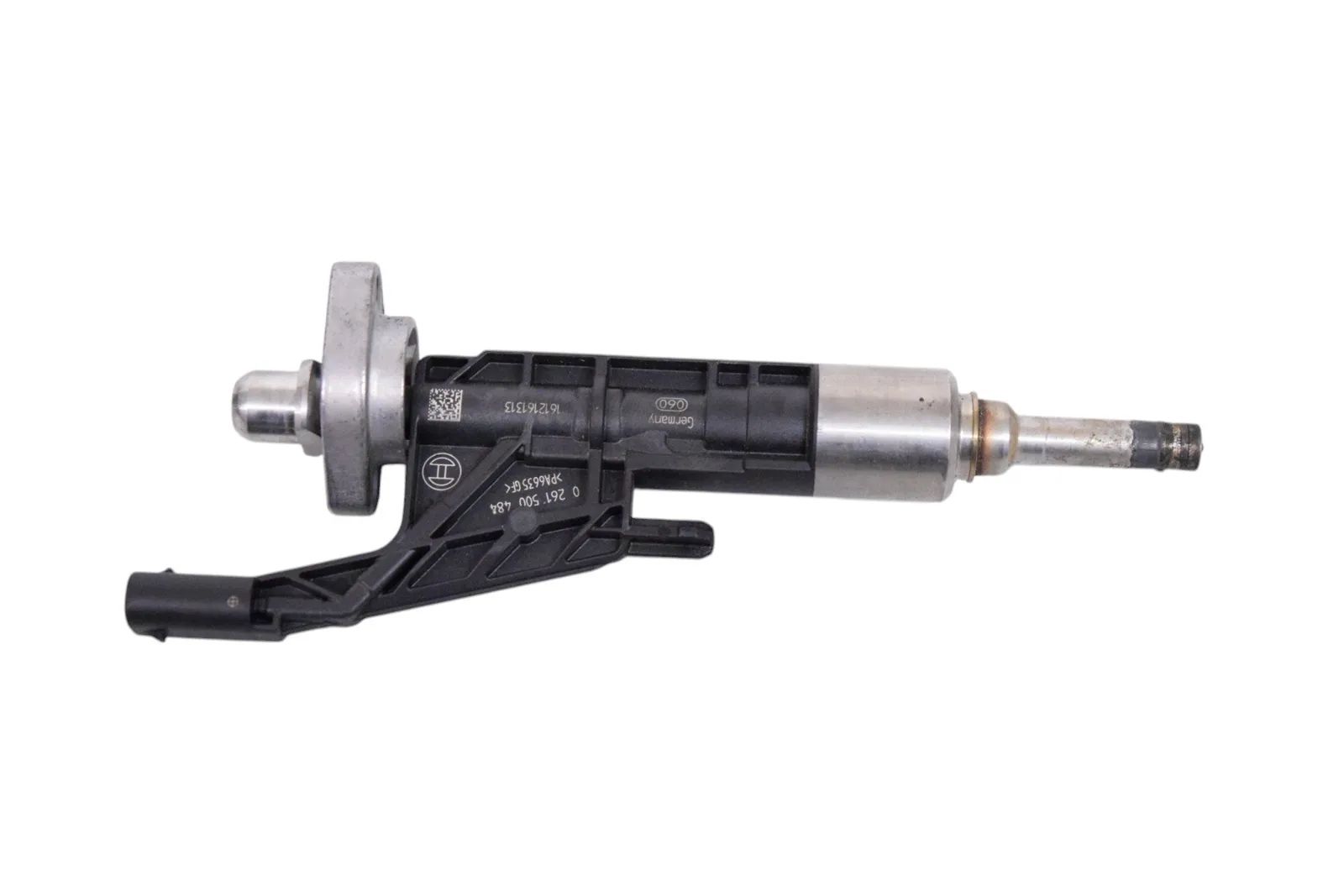 BMW 2 (F22 / F23) Fuel Injector Fuel injector — BMW 2 Cabrio F23 (2014-2021) — ...