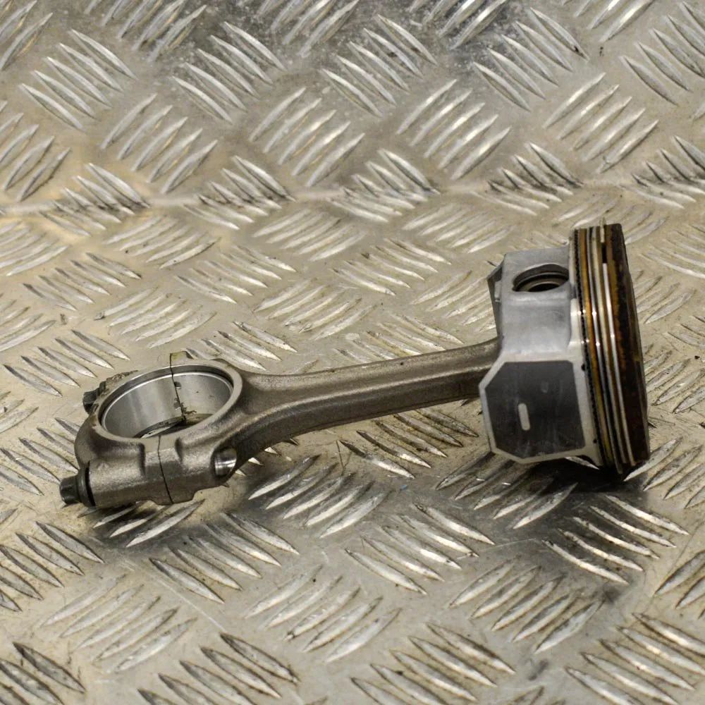 Peugeot 308 Piston Piston — PEUGEOT 308 SW (2007-2014) — 060392062...