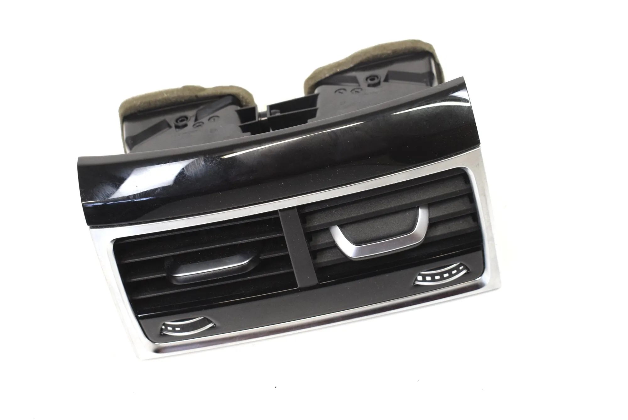 BMW 7 (G11 / G12) Centre console air vent Centre console air vent — BMW 7 G11, G12 (2014-...