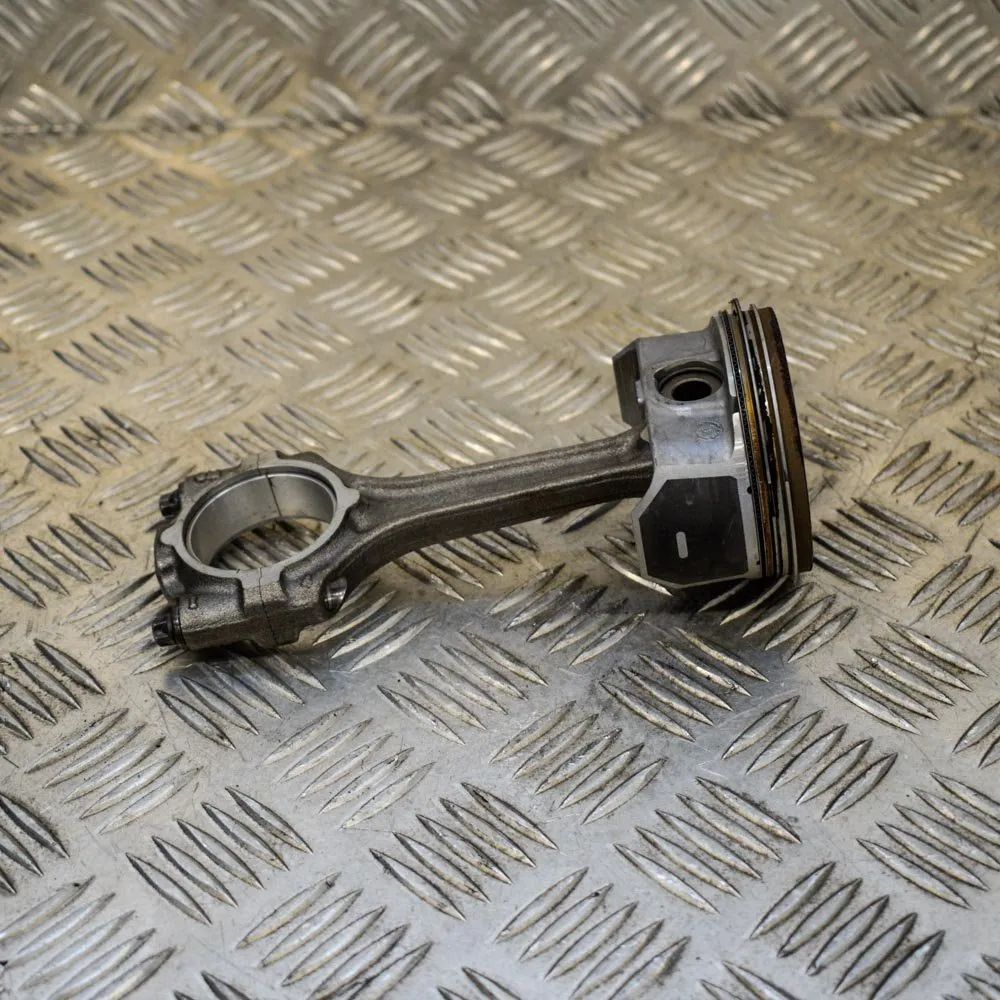 Peugeot 308 Piston Piston — PEUGEOT 308 SW (2007-2014) — 060392062...