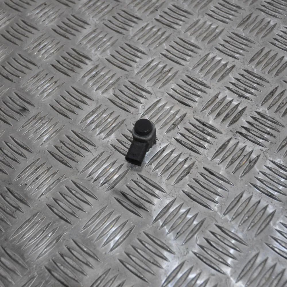 Land Rover Range Rover Evoque Parking sensor kit — rear Parking sensor kit — rear — LAND ROVER RANGE RO...