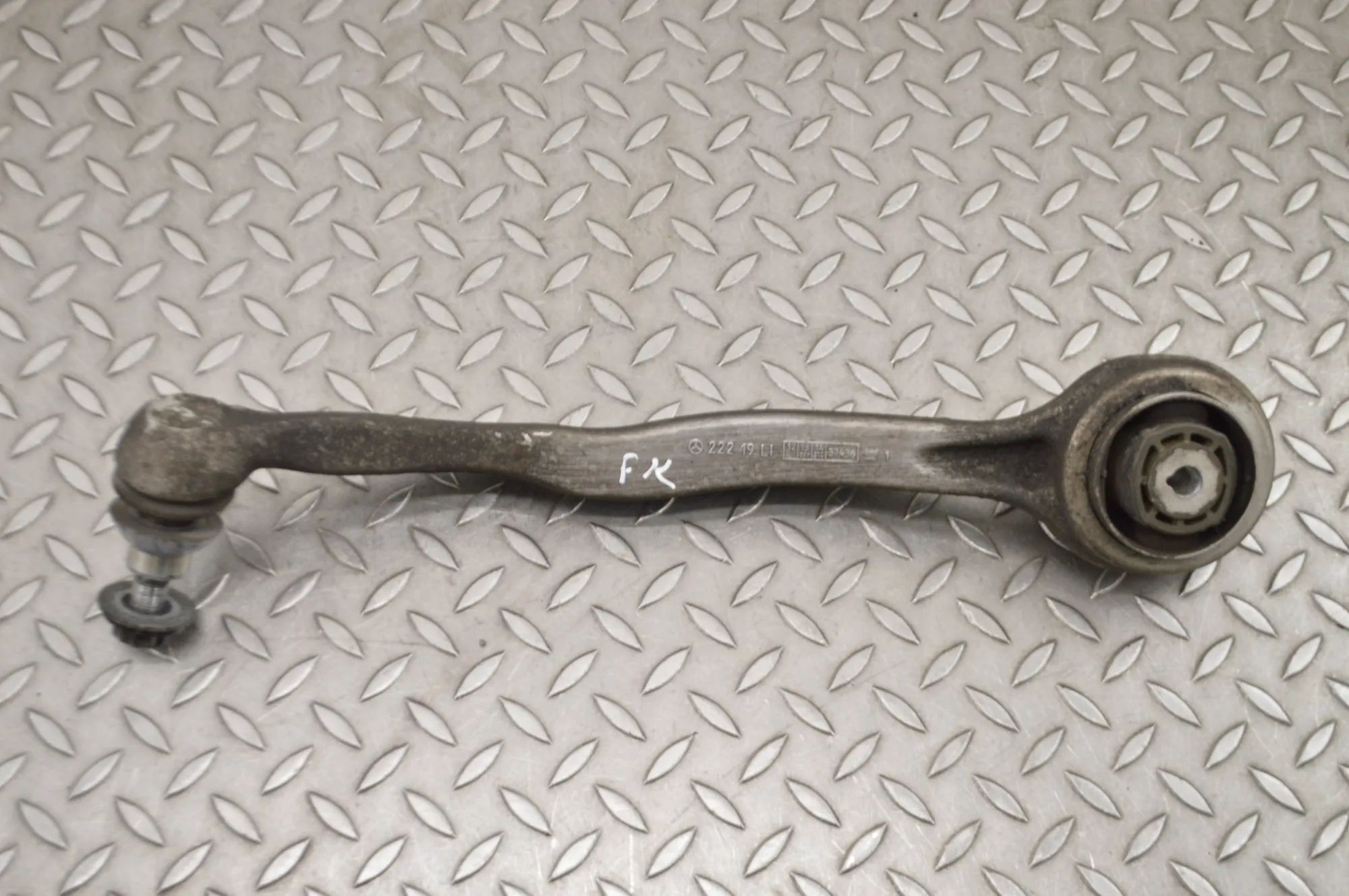 Mercedes-Benz A (W176) Front Left Curved Control Arm Front Left Curved Control Arm — MERCEDES BENZ S...