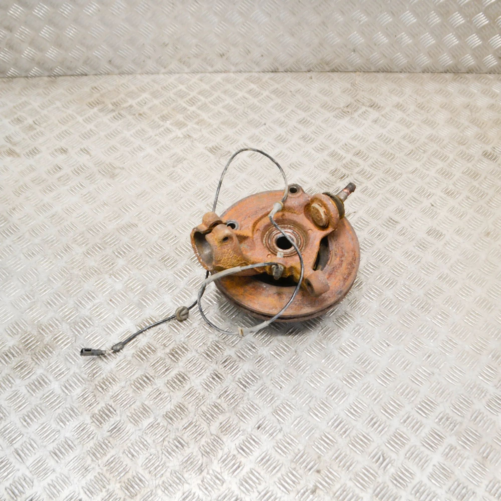 Ford Transit Connect / Tourneo Connect Front Left Wheel Hub Front Left Wheel Hub — FORD TRANSIT Van (2006-2...