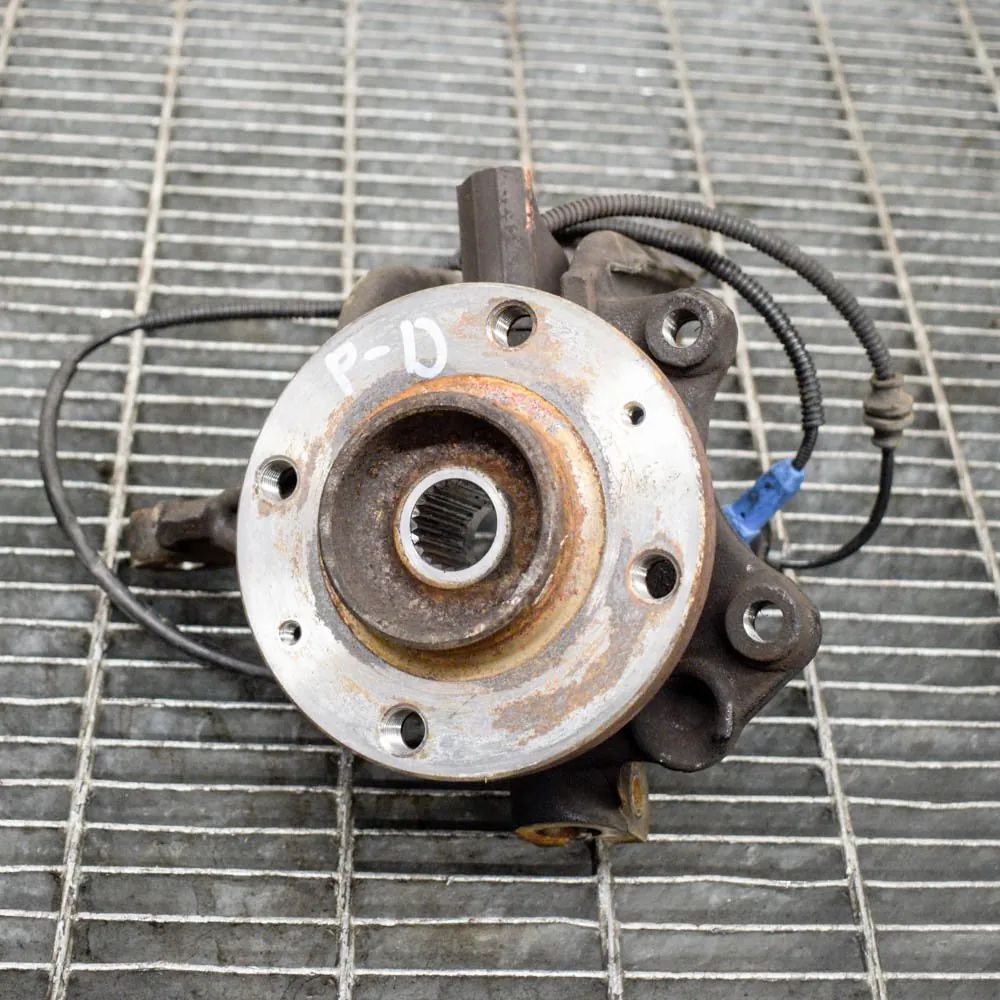 Citroen DS3 Front Right Wheel Hub Front Right Wheel Hub — CITROEN DS3 Cabrio (201...