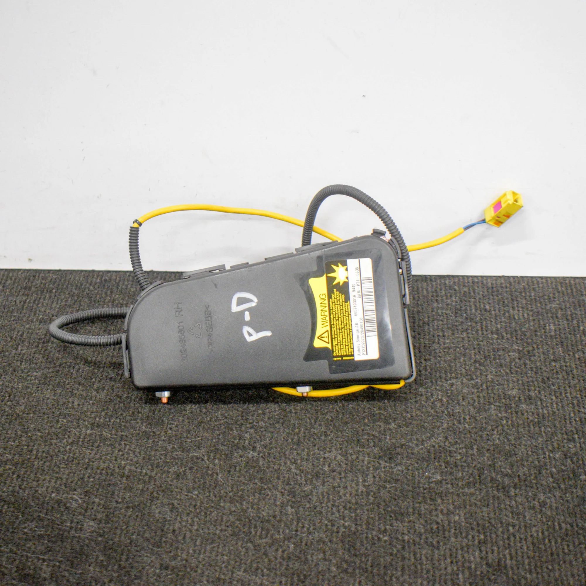 Saab 9-3 Seat airbag (SRS) — front right Seat airbag (SRS) — front right — SAAB 9-3 Esta...