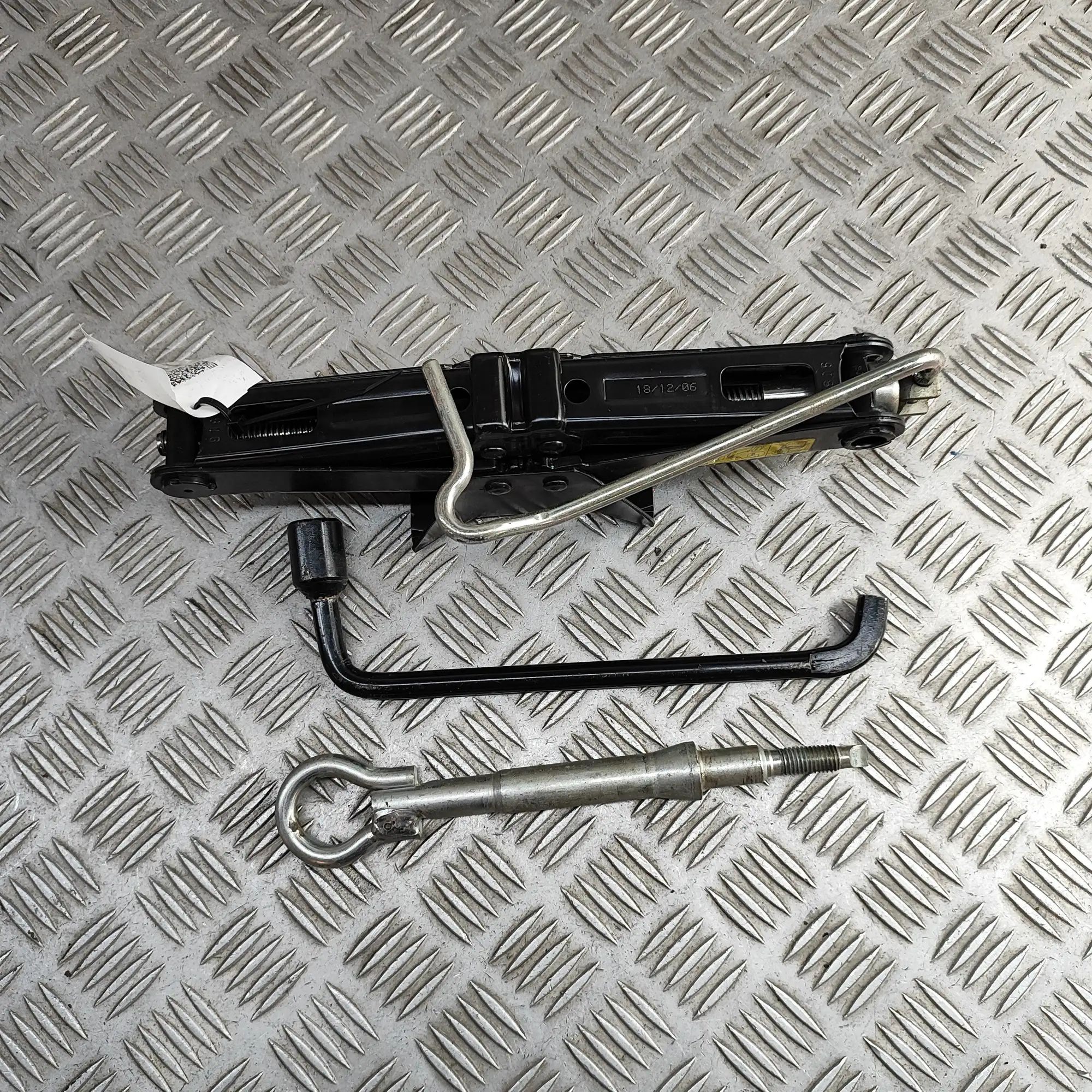 Peugeot 207 Tool Kit Tool Kit — PEUGEOT 207 CC WD_ (2007-2015) — 965...