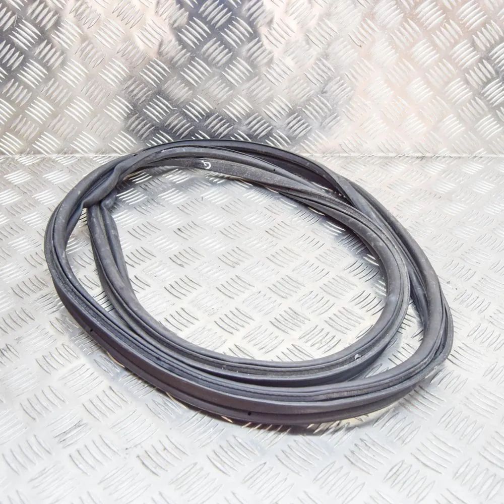 Jaguar XK Tailgate rubber seal