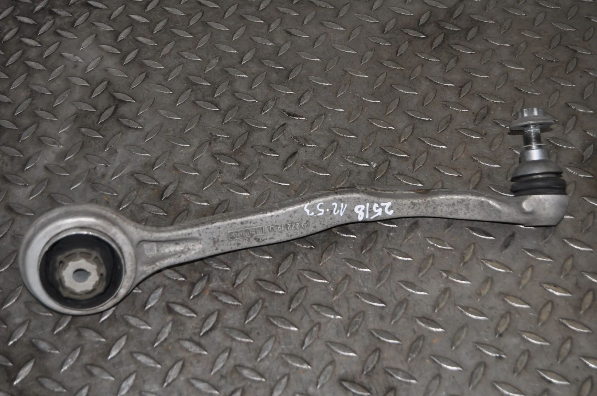 Mercedes-Benz A (W176) Front Left Curved Control Arm Front Left Curved Control Arm — MERCEDES BENZ S...