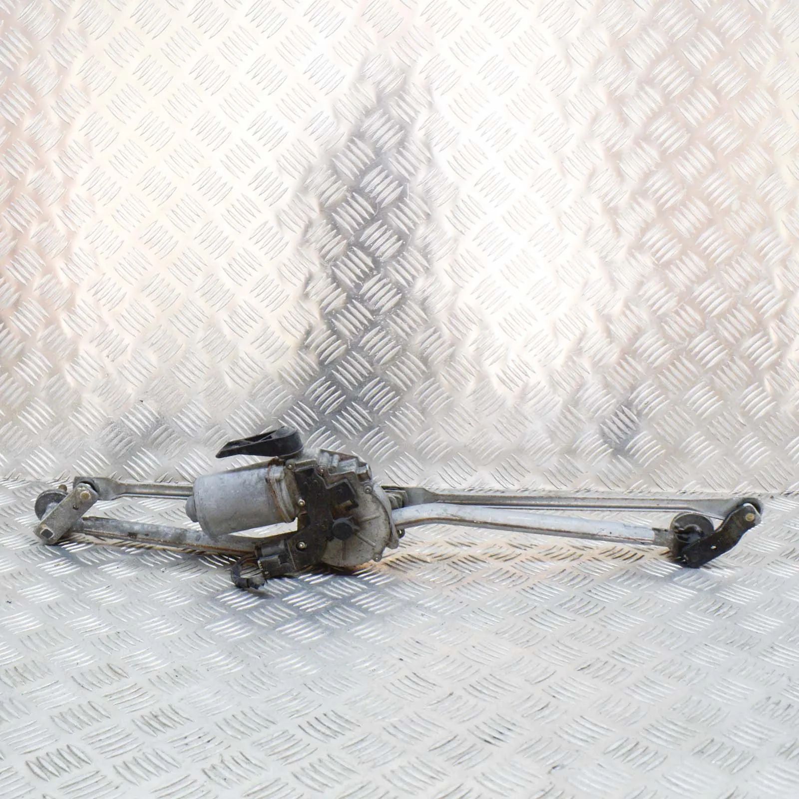 Volkswagen Crafter Front Windshield Wiper Mechanism Front Windshield Wiper Mechanism — VW CRAFTER 3...