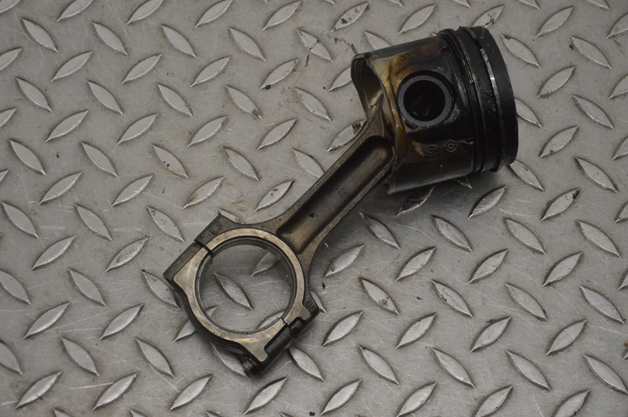 Opel Vivaro (A) Piston Piston — OPEL VIVARO Combi J7 (2001-2014)

Gene...