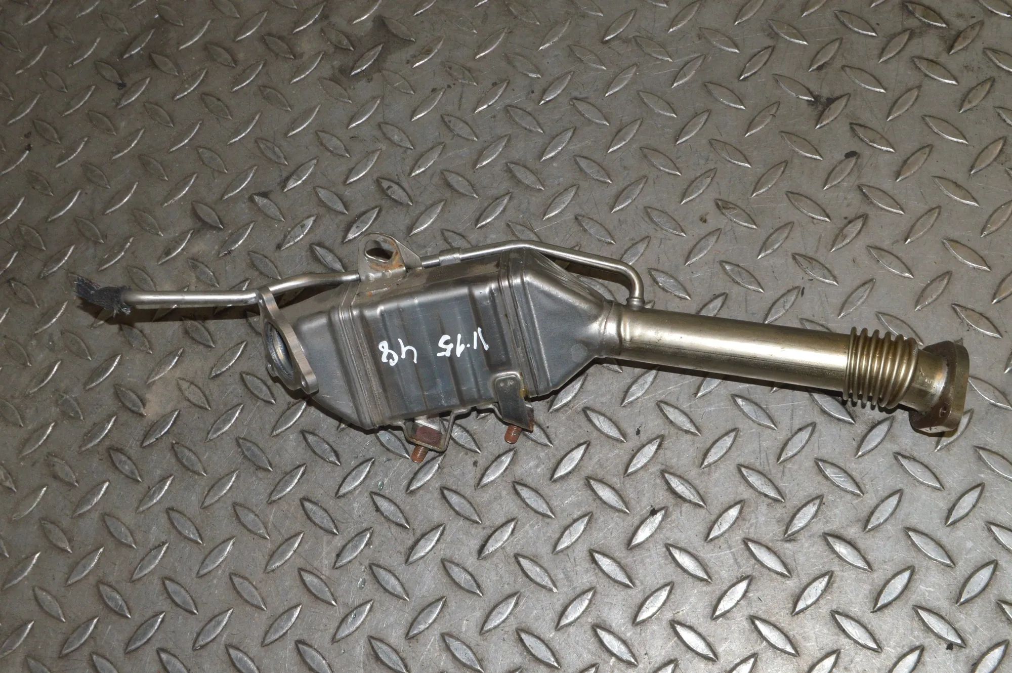 BMW 5 (F10 / F11) EGR cooler EGR cooler — BMW 5 G30 (2016-PRESENT) — 8576473...