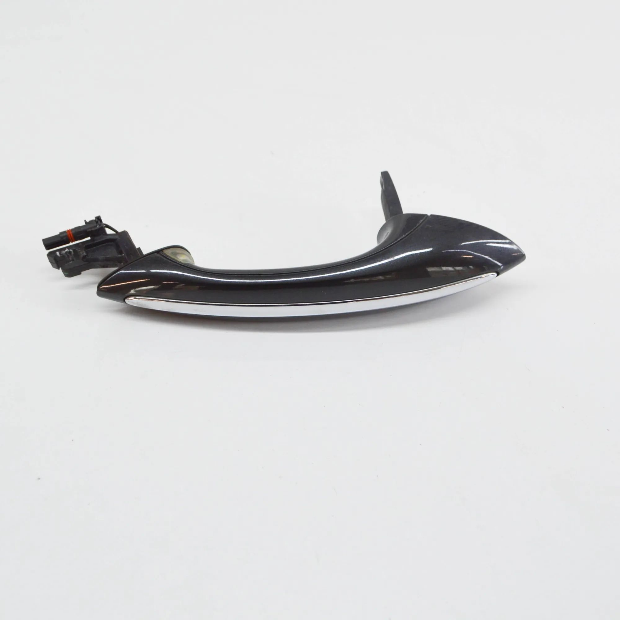 BMW 5 (F10 / F11) Front Left Door Exterior Handle Front Left Door Exterior Handle — BMW 5 Touring...