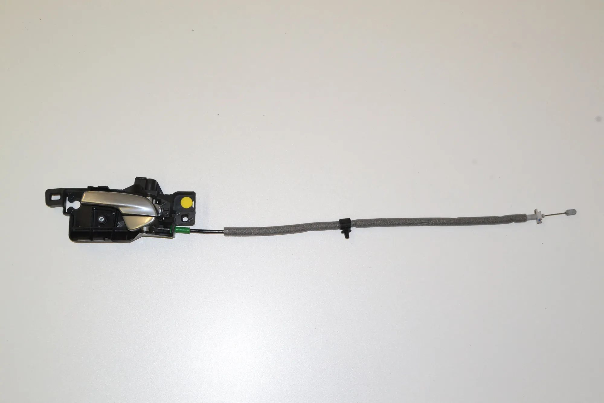 Ford Mondeo Interior door handle surround — left rear Interior door handle surround — left rear — FOR...