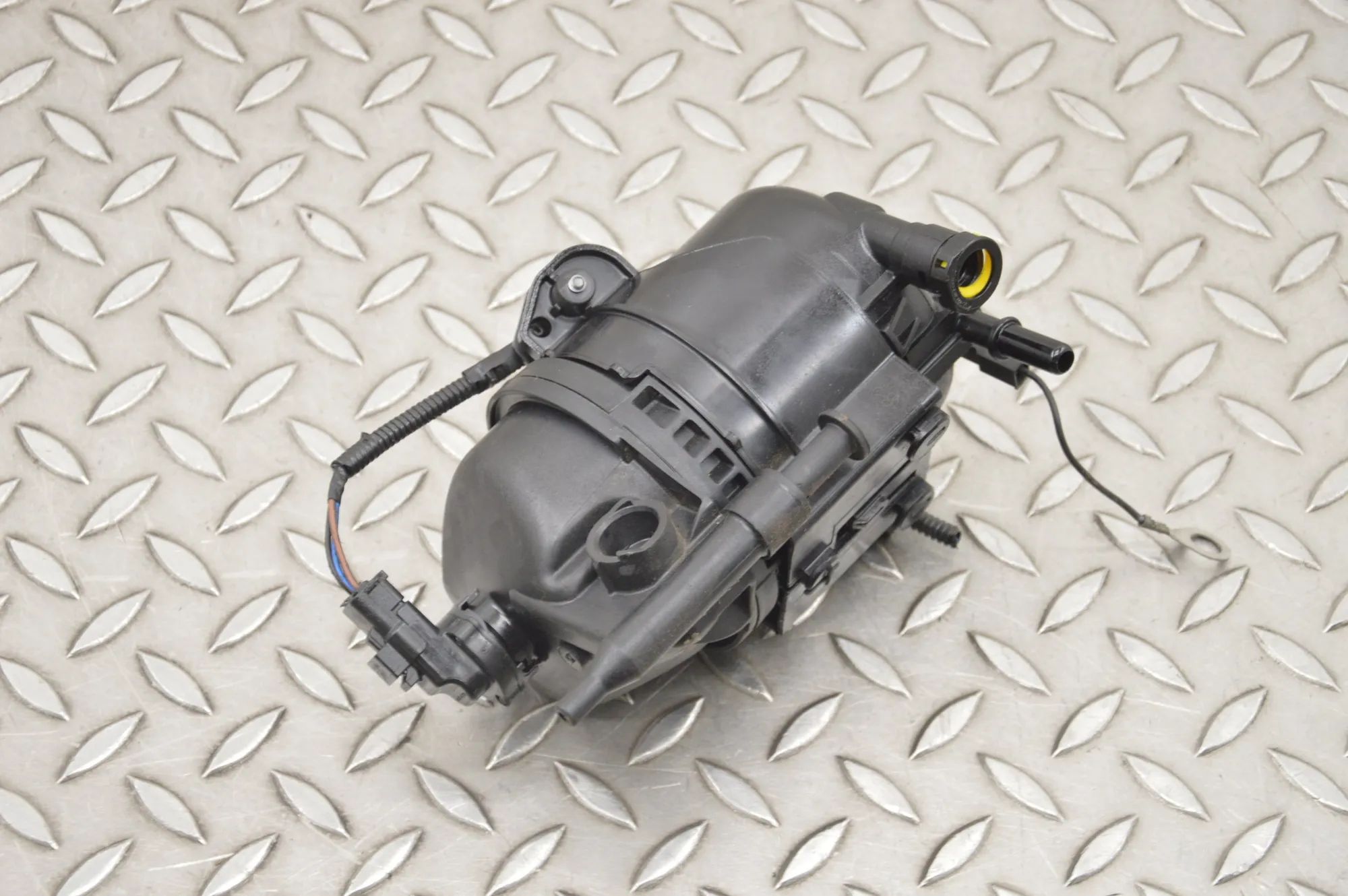 Jaguar XF Fuel filter housing Fuel filter housing — JAGUAR XF X260 (2015-PRES...