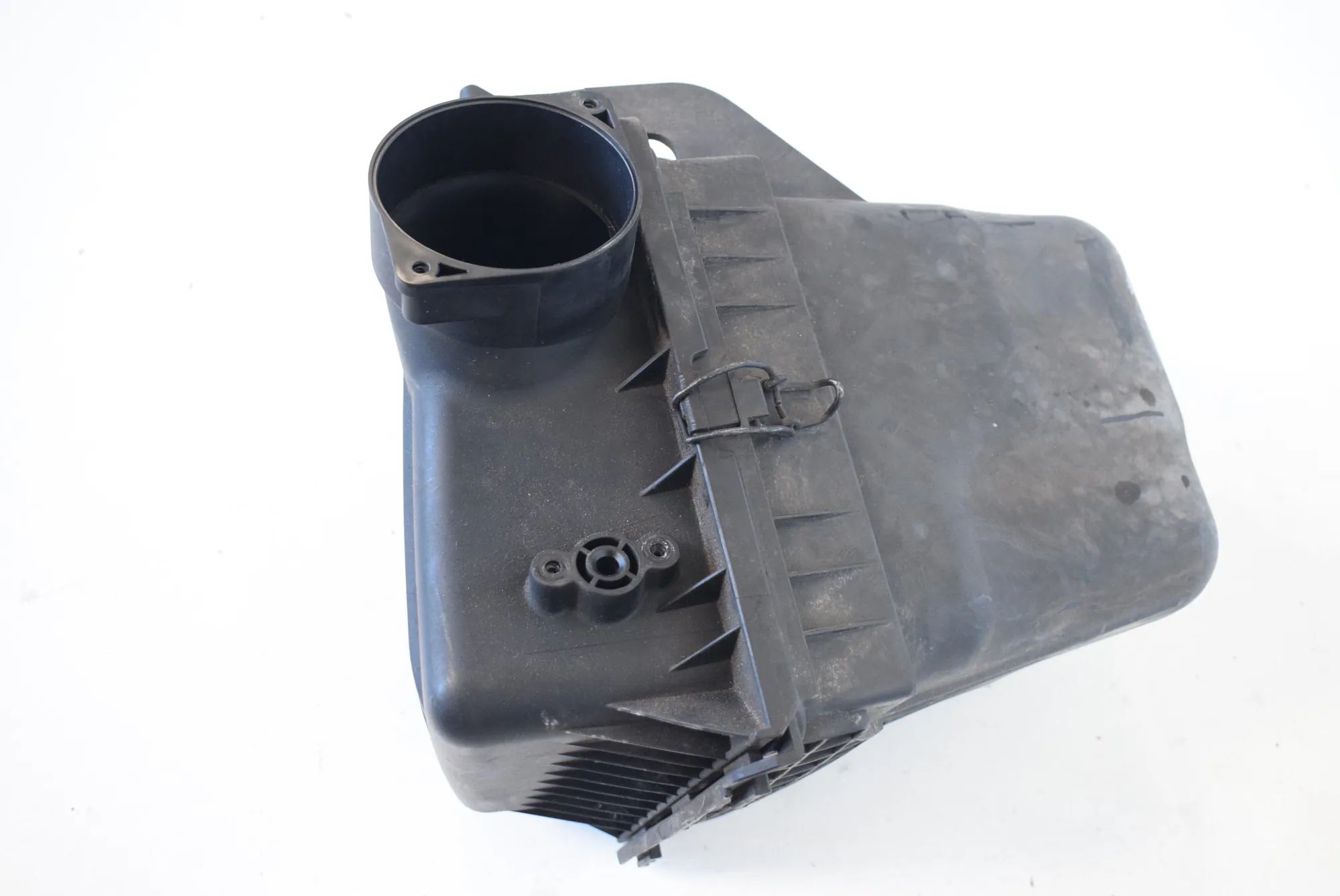 Chrysler 300C Air filter box  Air Filter Box — CHRYSLER 300 C Touring LX (200...