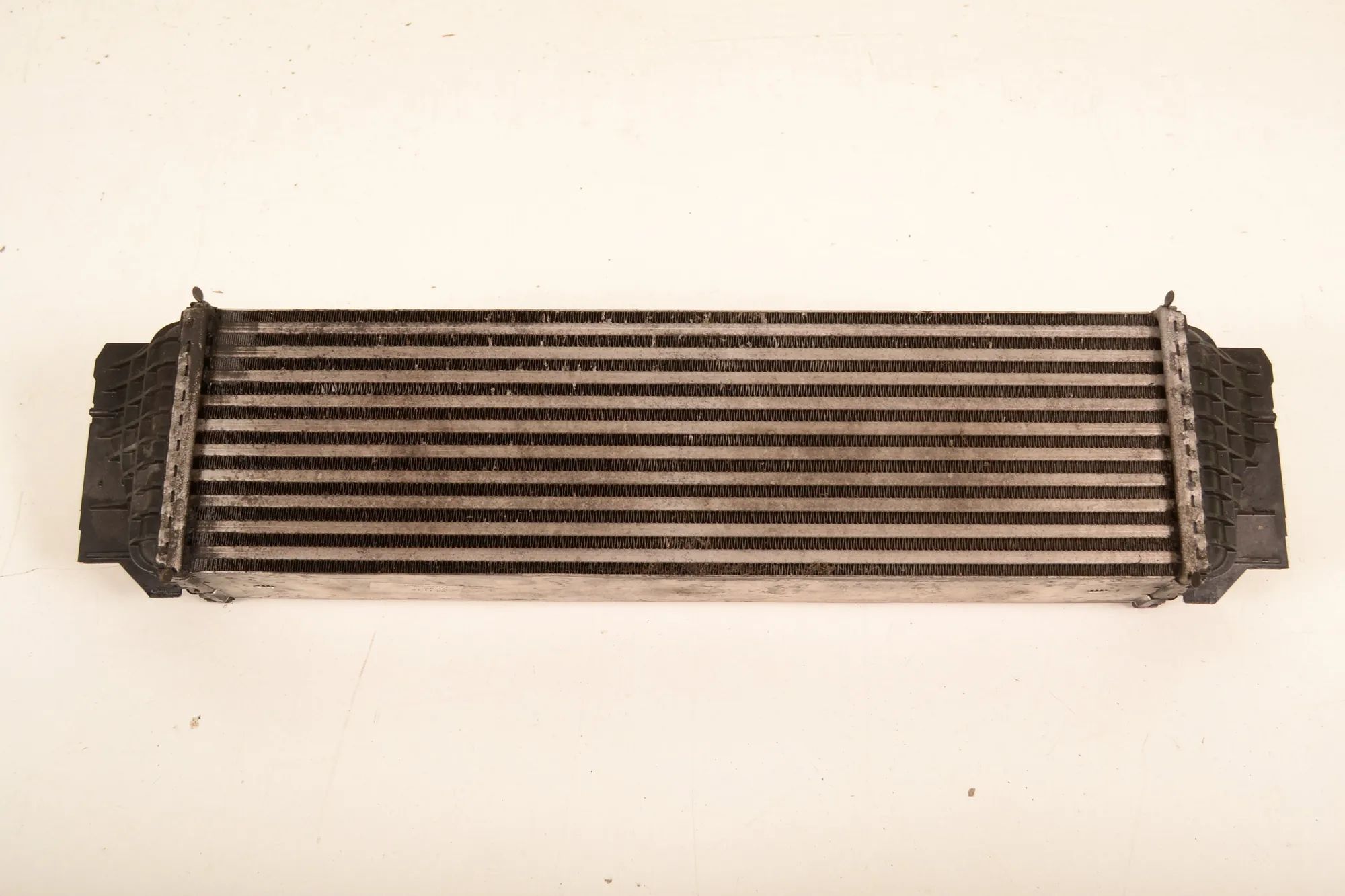 BMW 5 (F10 / F11) Intercooler radiator Intercooler radiator — BMW 5 Touring F11 (2009-...