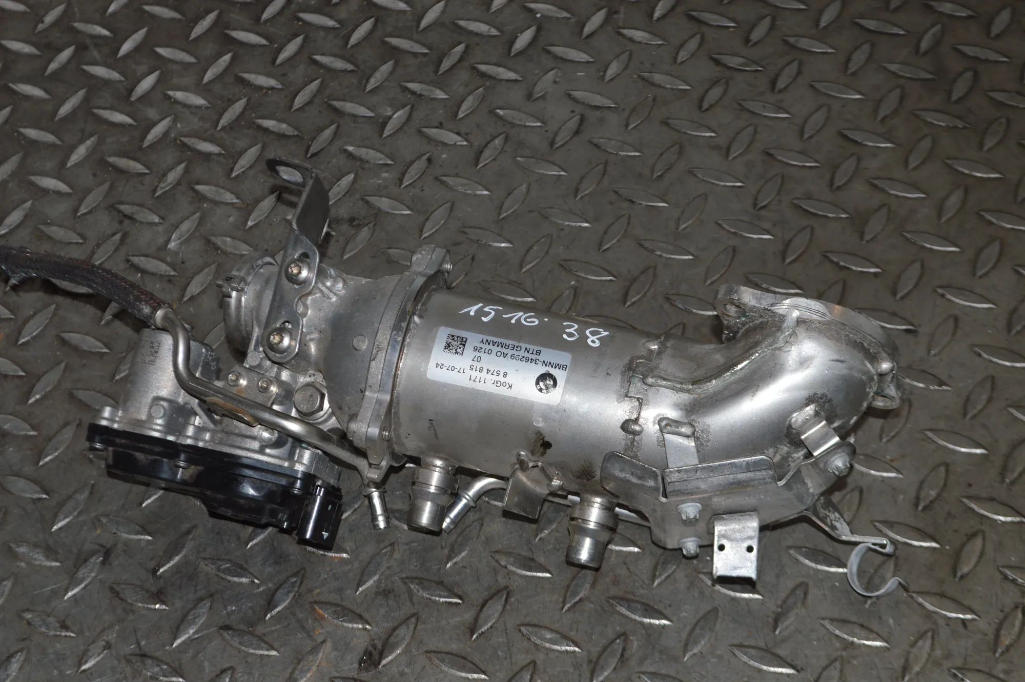 BMW 7 (G11 / G12) EGR Valve EGR valve — BMW 7 G11, G12 (2014-2022) — 857481...