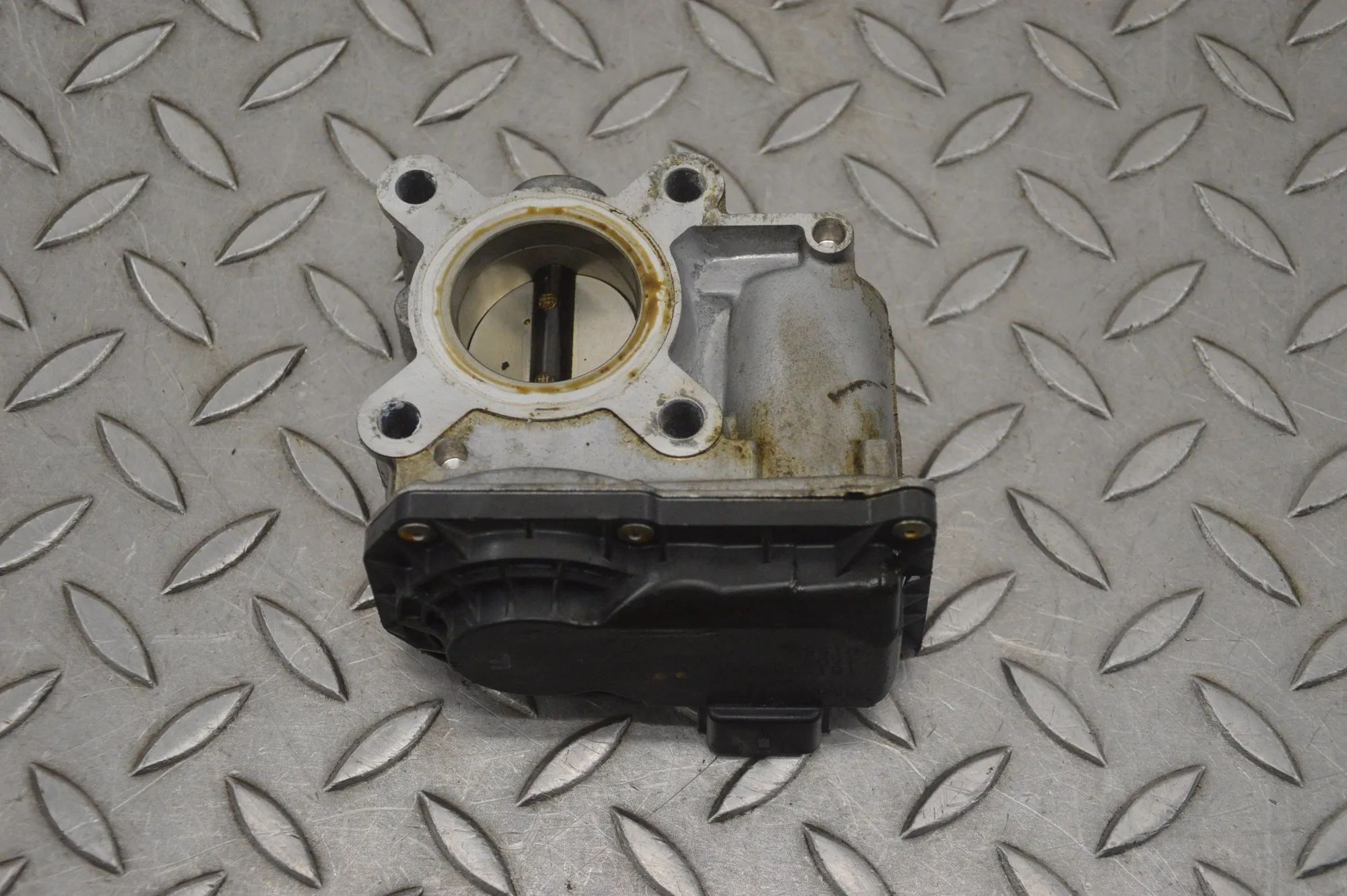 Renault Megane Throttle body Throttle body — RENAULT MEGANE III Coupe DZ0/1_...