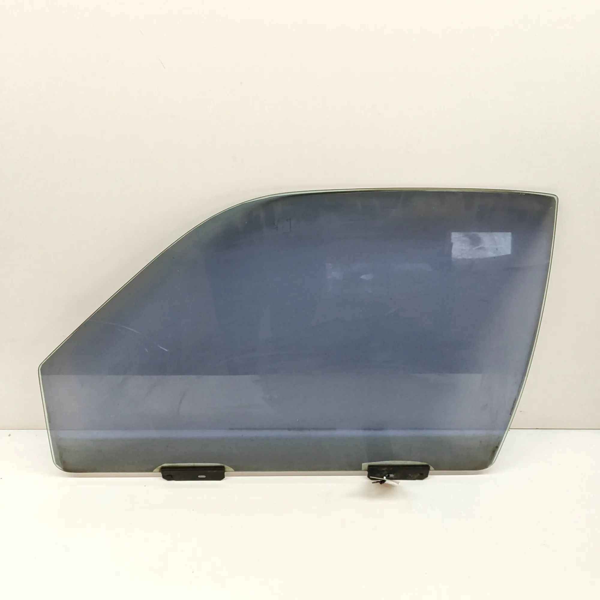 Dodge Ram Front Left Door Window Front Left Door Window — DODGE RAM 2500 Cab & C...