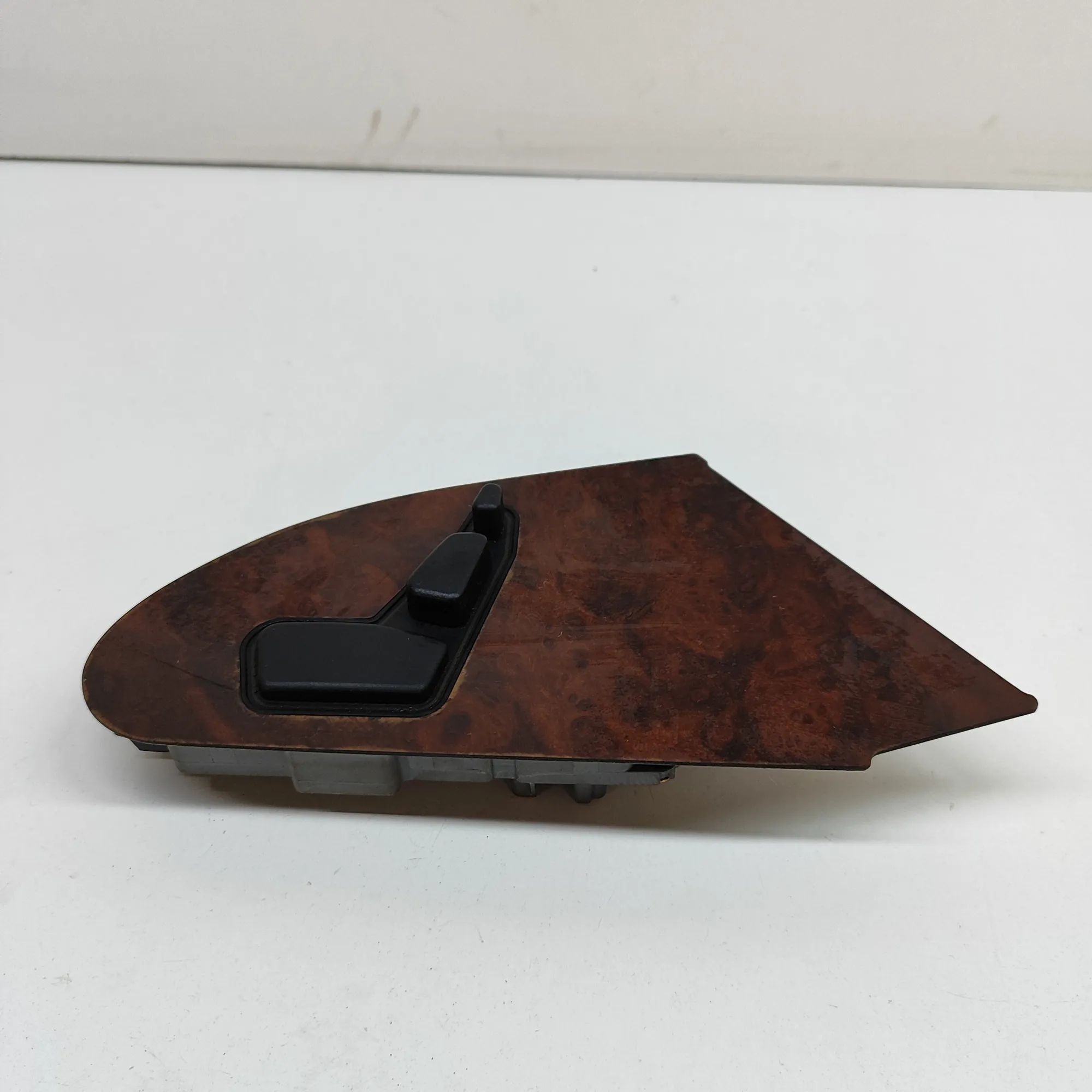 Mercedes-Benz 200 - 500 / E (W124) Right Seat Control Buttons