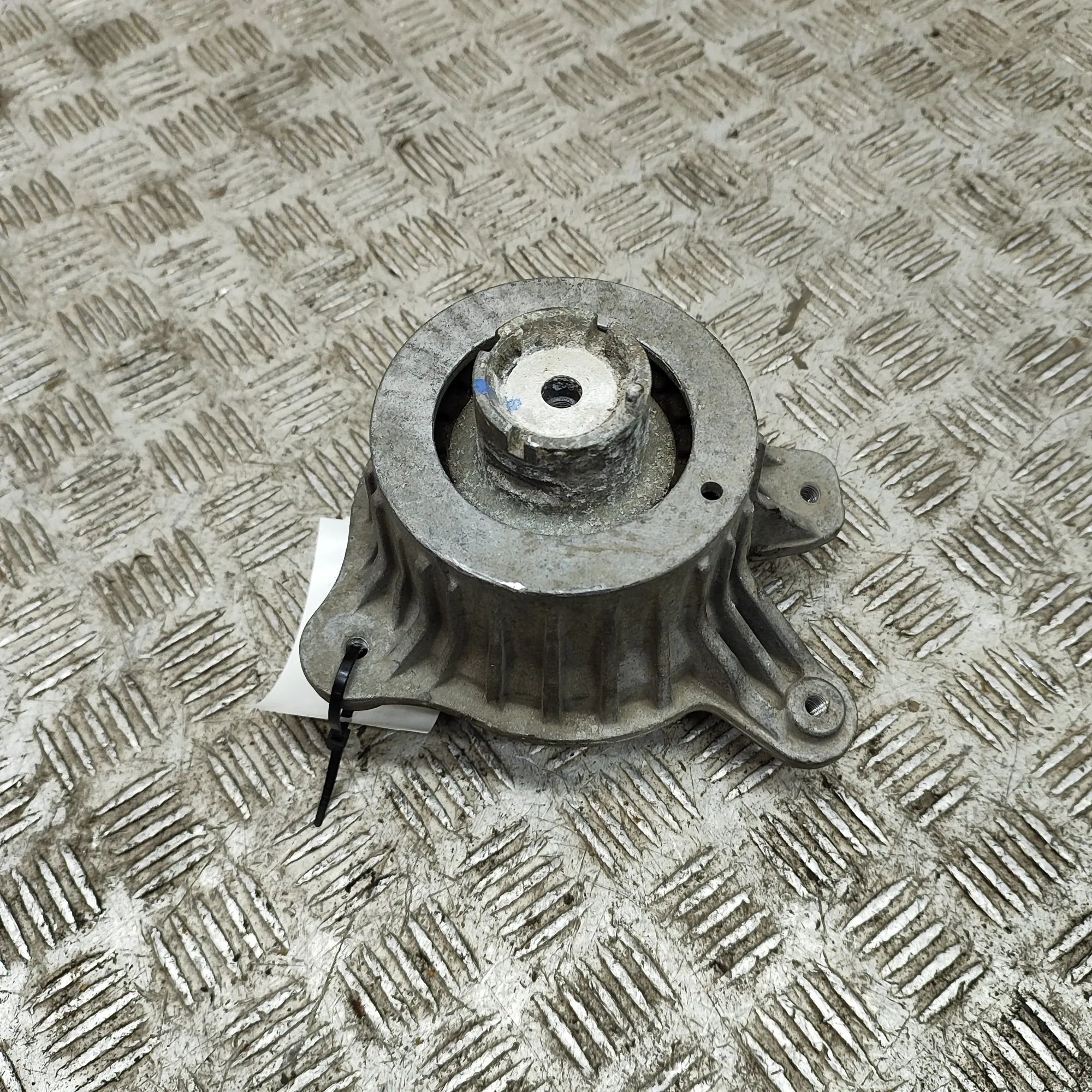 Mercedes-Benz A (W177) Right Side Engine Mount Right Side Engine Mount — MERCEDES BENZ C-CLASS...