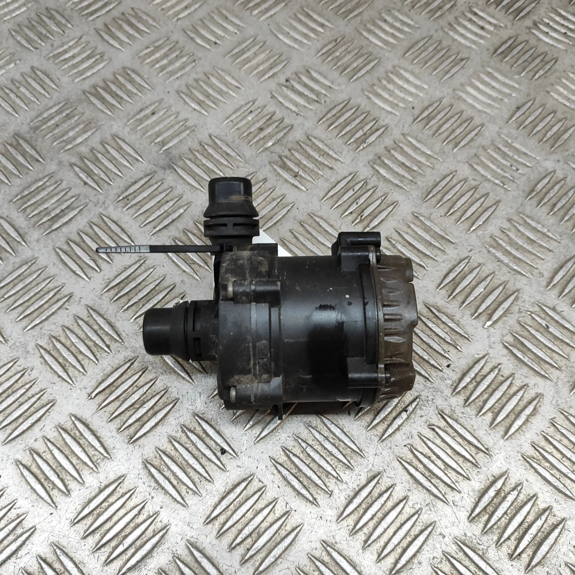 BMW 5 (G30 / G31) Auxiliary Water Pump Auxiliary Water Pump — BMW 5 G30 (2016-PRESENT)...