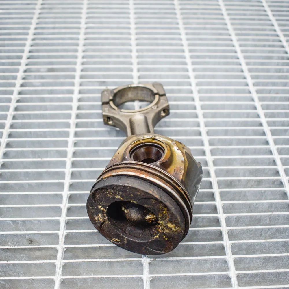 BMW 5 (E60 / E61) Piston Piston — BMW 5 Touring E61 (2004-2010) — 779274...