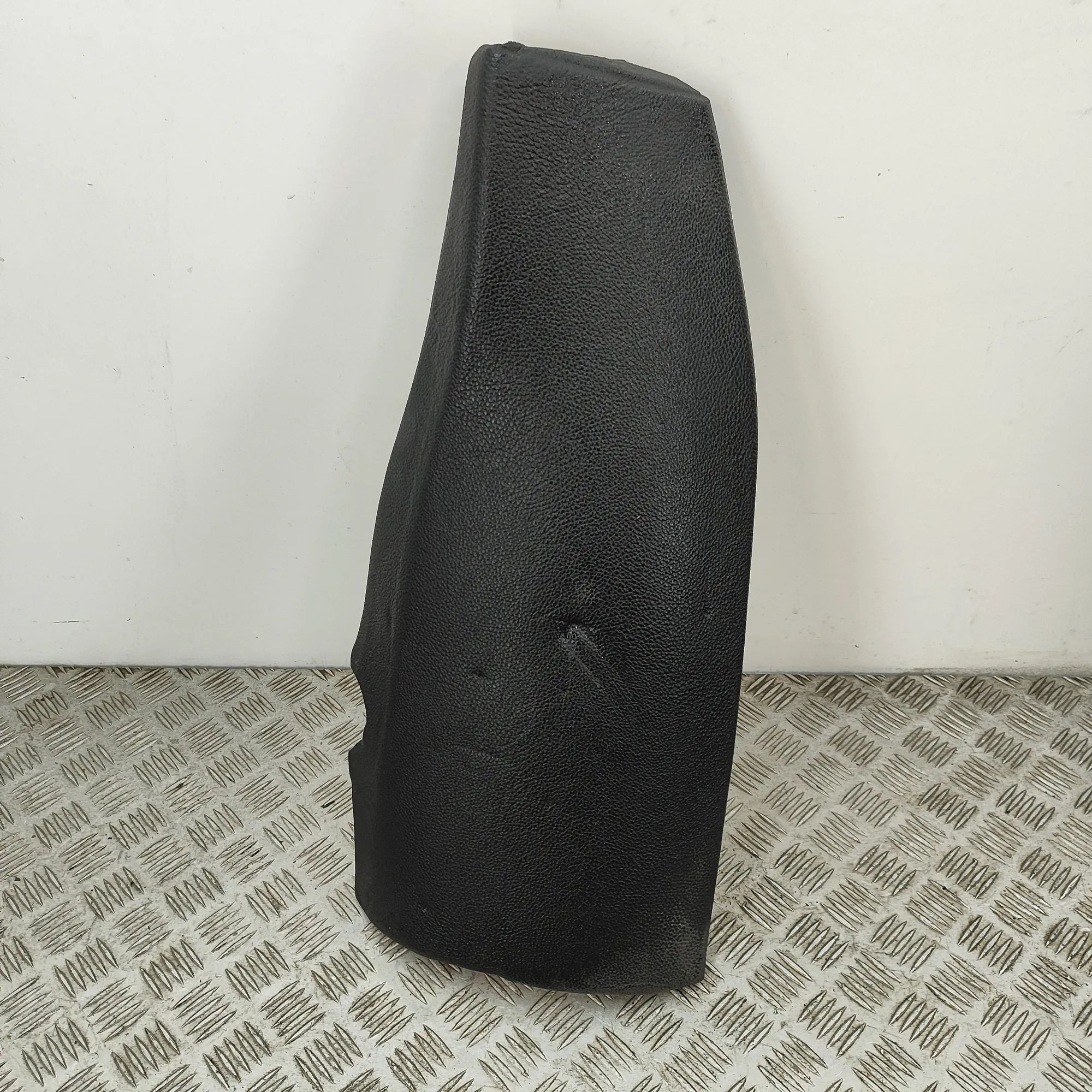 BMW 5 (F10 / F11) Rear Left Seat Trim Rear Left Seat Trim — BMW 5 Touring F11 (2009-2...