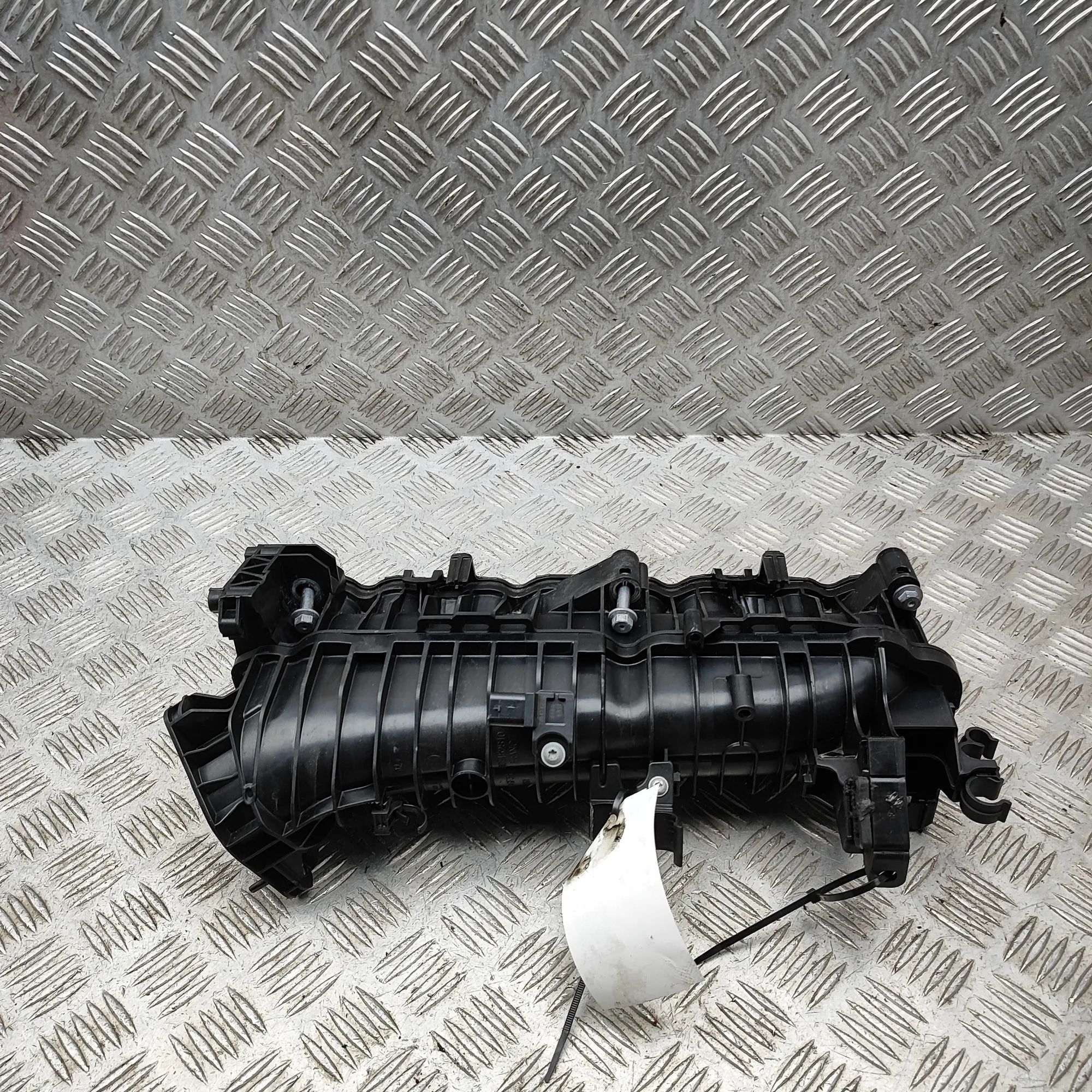 BMW 1 (E81 / E82 / E87 / E88) imusarja Intake Manifold — BMW 1 F20 (2010-2019) — 78079...