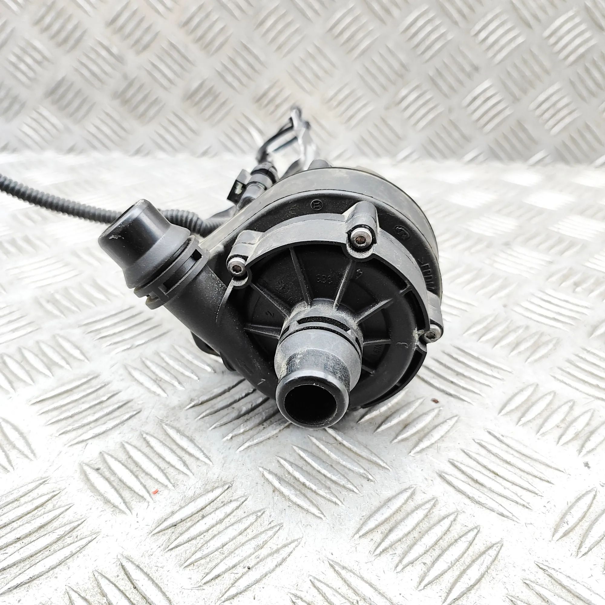 BMW 5 (F10 / F11) Auxiliary Water Pump Auxiliary Water Pump — BMW 5 G30 (2016-PRESENT)...