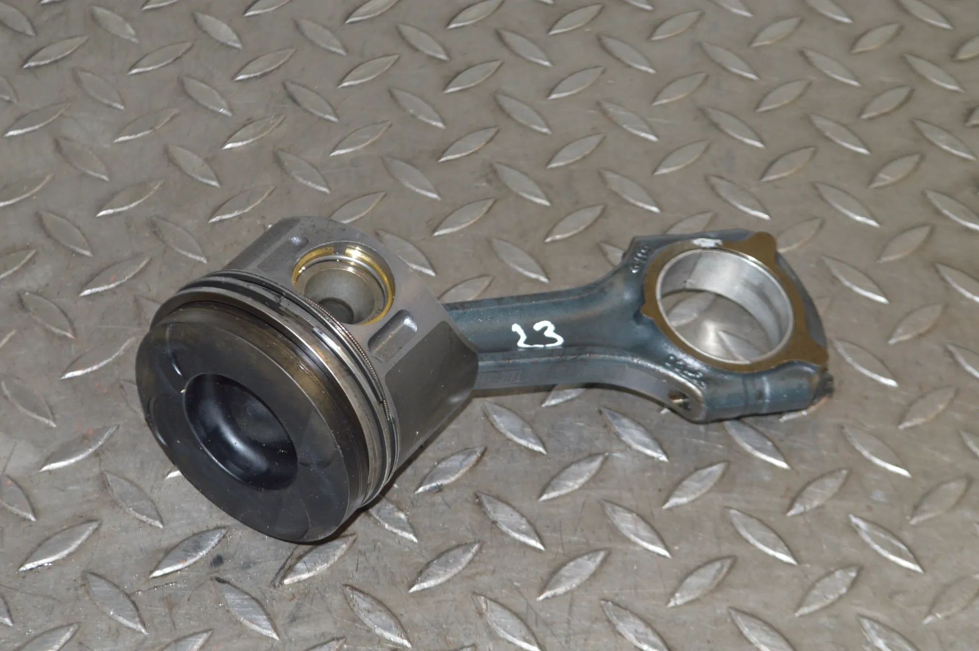 Mercedes-Benz Sprinter (W901-905) Piston Piston — MERCEDES BENZ SPRINTER 3-t Van 903 (19...