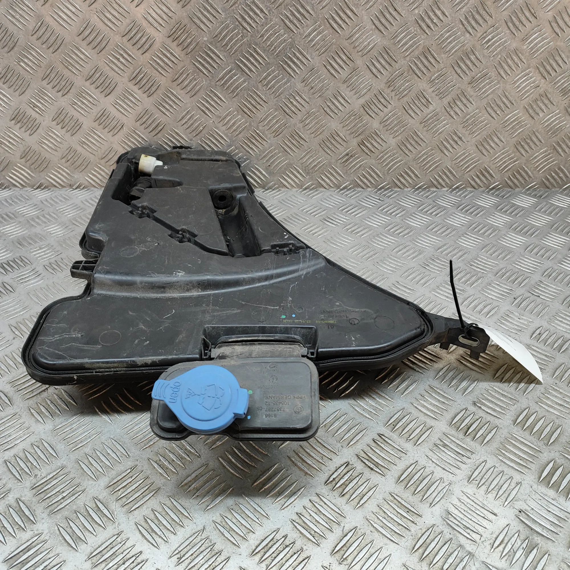 BMW 5 (G30 / G31) Window Washer Tank Window Washer Tank — BMW 5 Touring G31 (2017-PR...