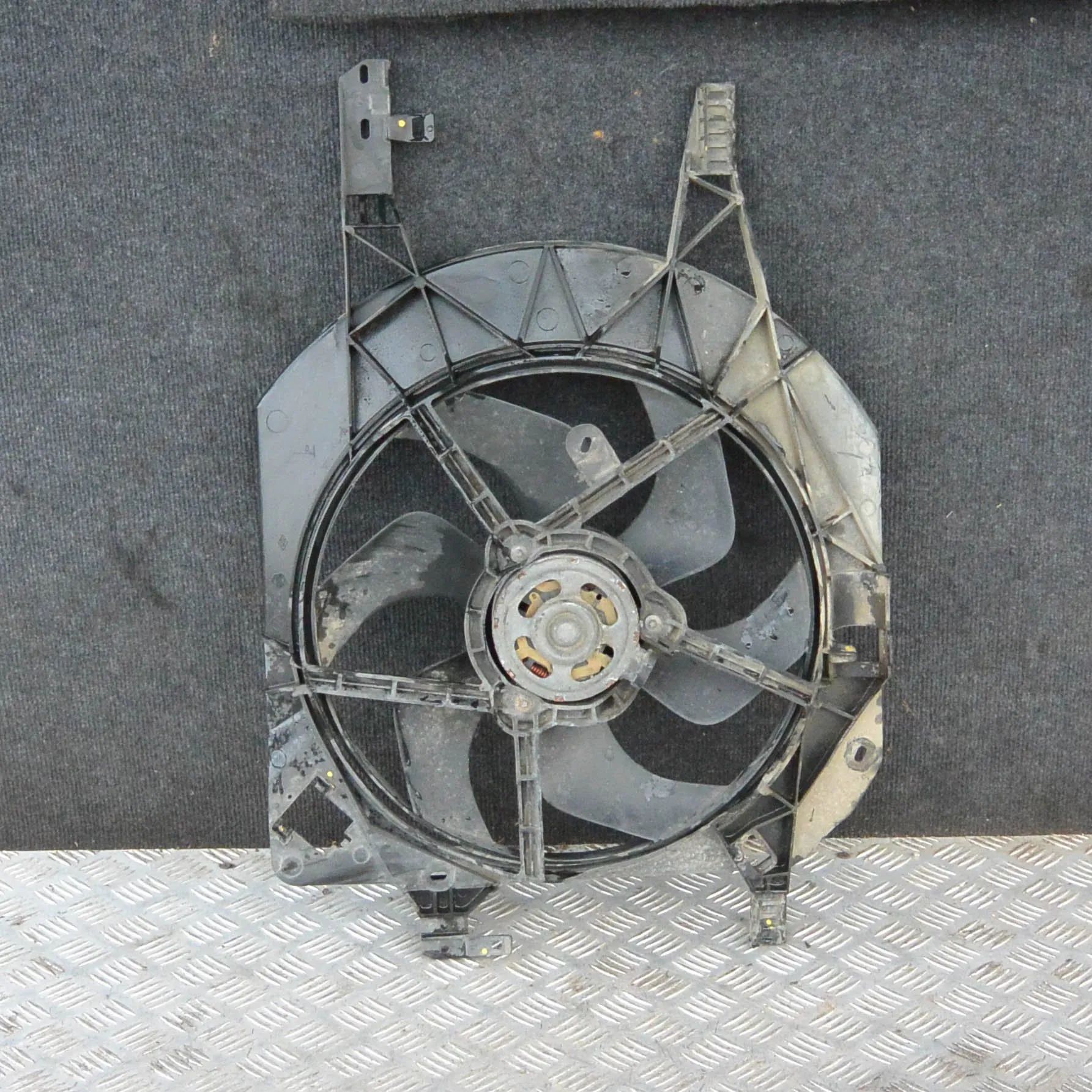 Opel Vivaro (A) Engine Cooling Fan Shroud Engine Cooling Fan Shroud — OPEL VIVARO Van F7 ...