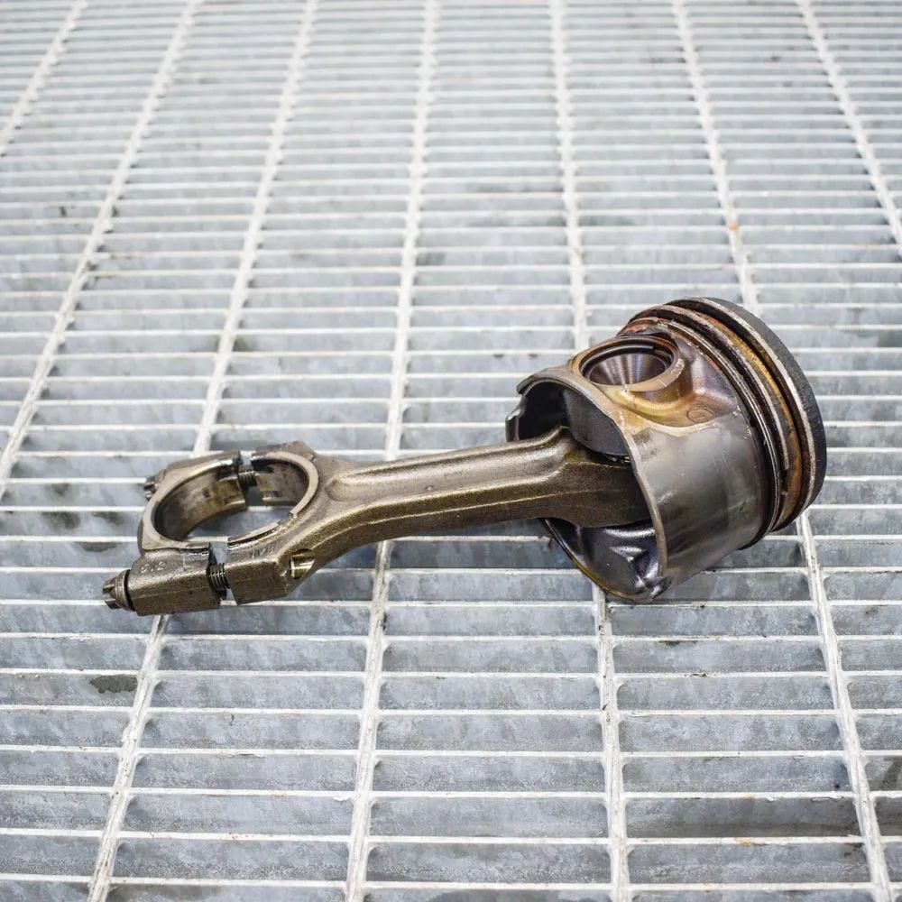 BMW 5 (E60 / E61) Piston Piston — BMW 5 Touring E61 (2004-2010) — 779274...