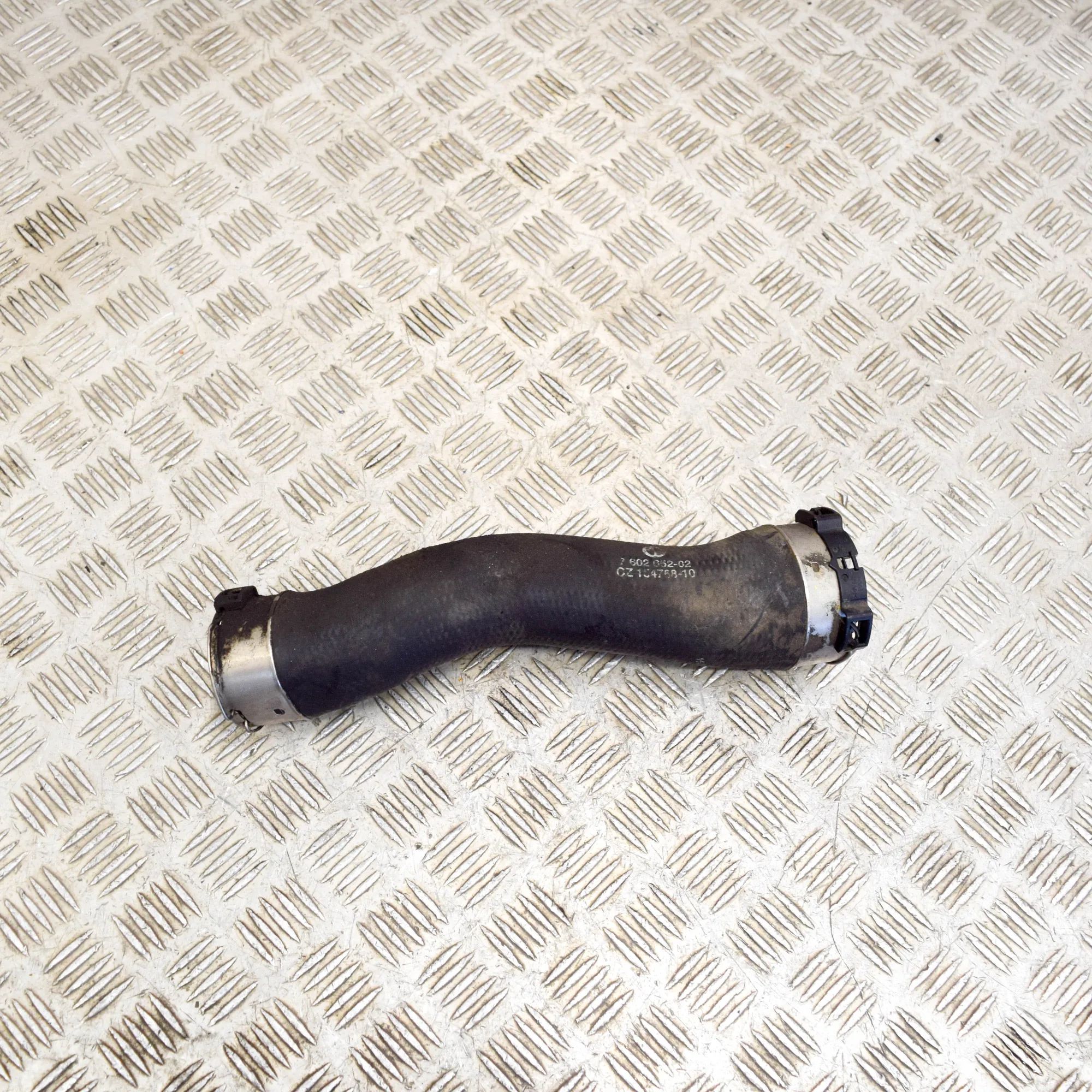 BMW 1 (E81 / E82 / E87 / E88) Intercooler hose — right Intercooler hose — right — BMW 1 F20 (2010-2019...