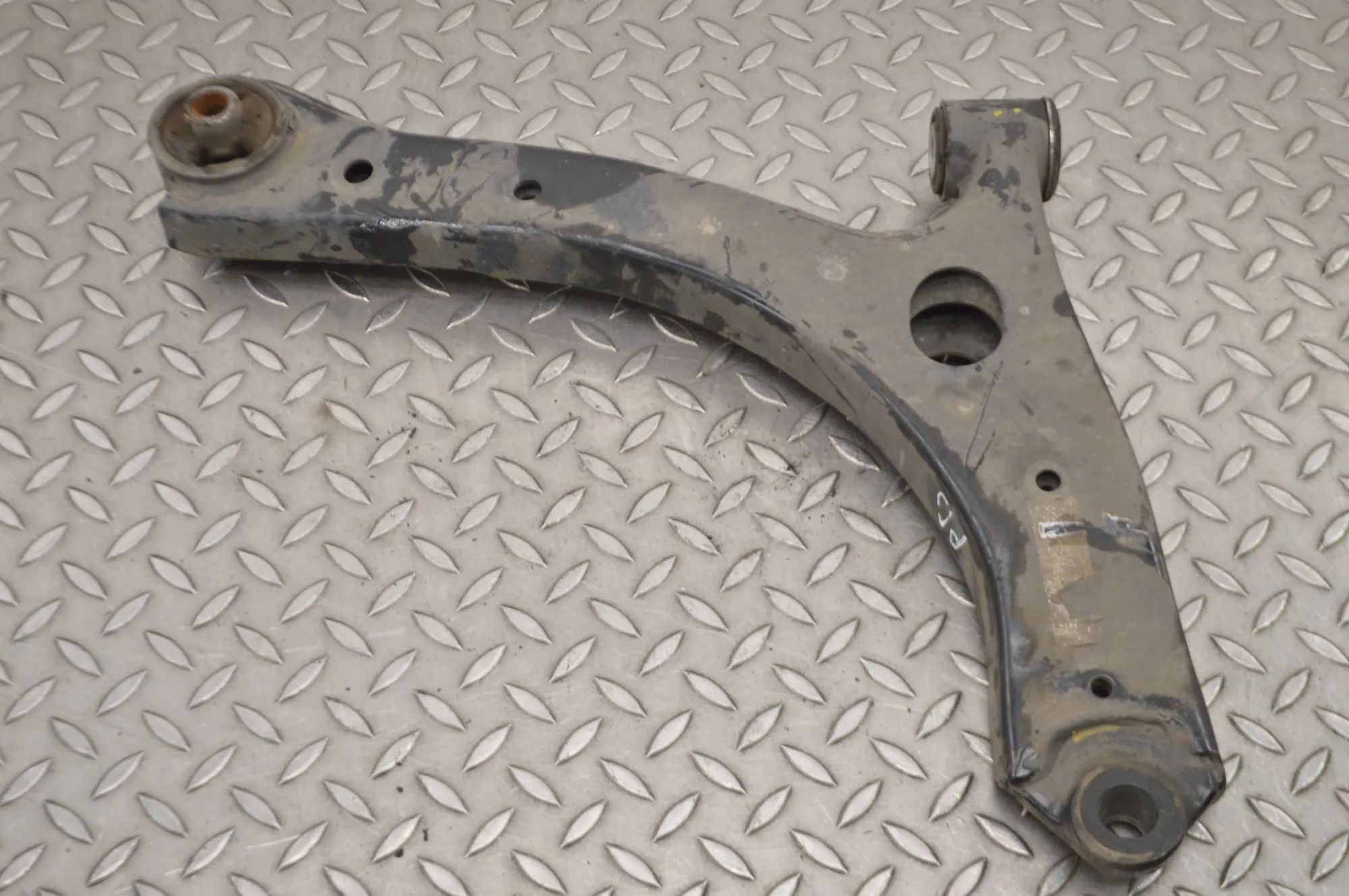 Ford Transit Custom / Tourneo Custom Front Right Lower Control Arm Front Right Lower Control Arm — FORD TRANSIT CU...