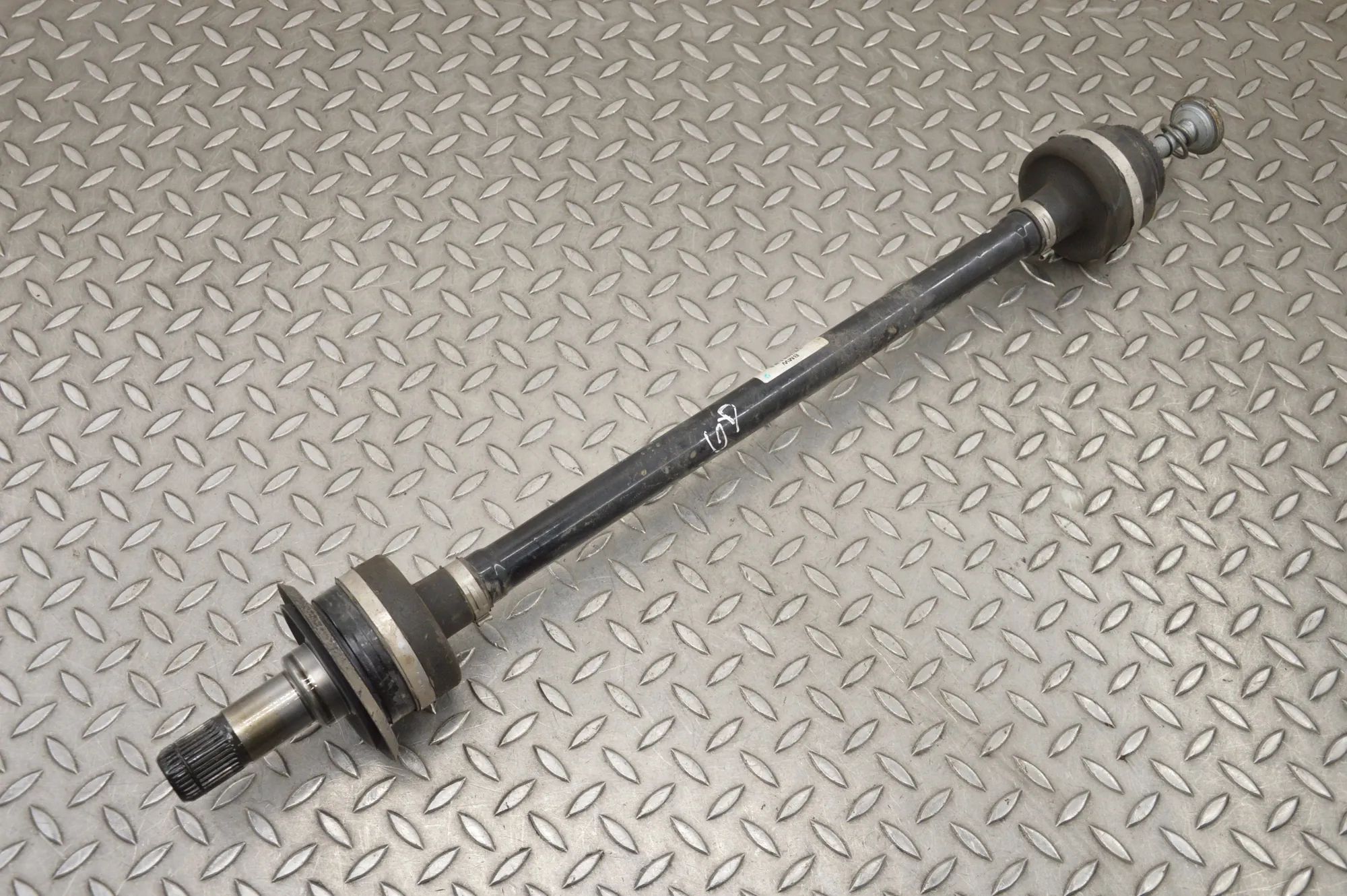BMW 7 (G11 / G12) Rear Right Driveshaft Rear Right Driveshaft — BMW 7 G11, G12 (2014-20...