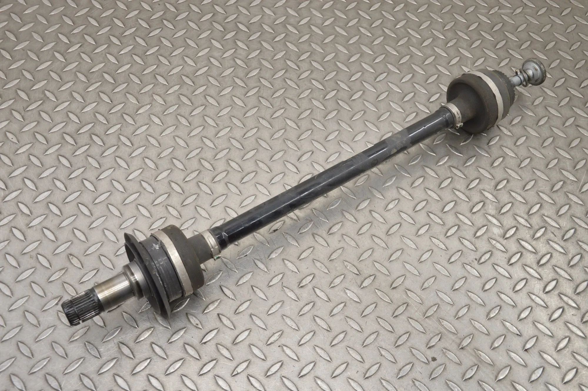 BMW 7 (G11 / G12) Rear Left Driveshaft Rear Left Driveshaft — BMW 7 G11, G12 (2014-202...