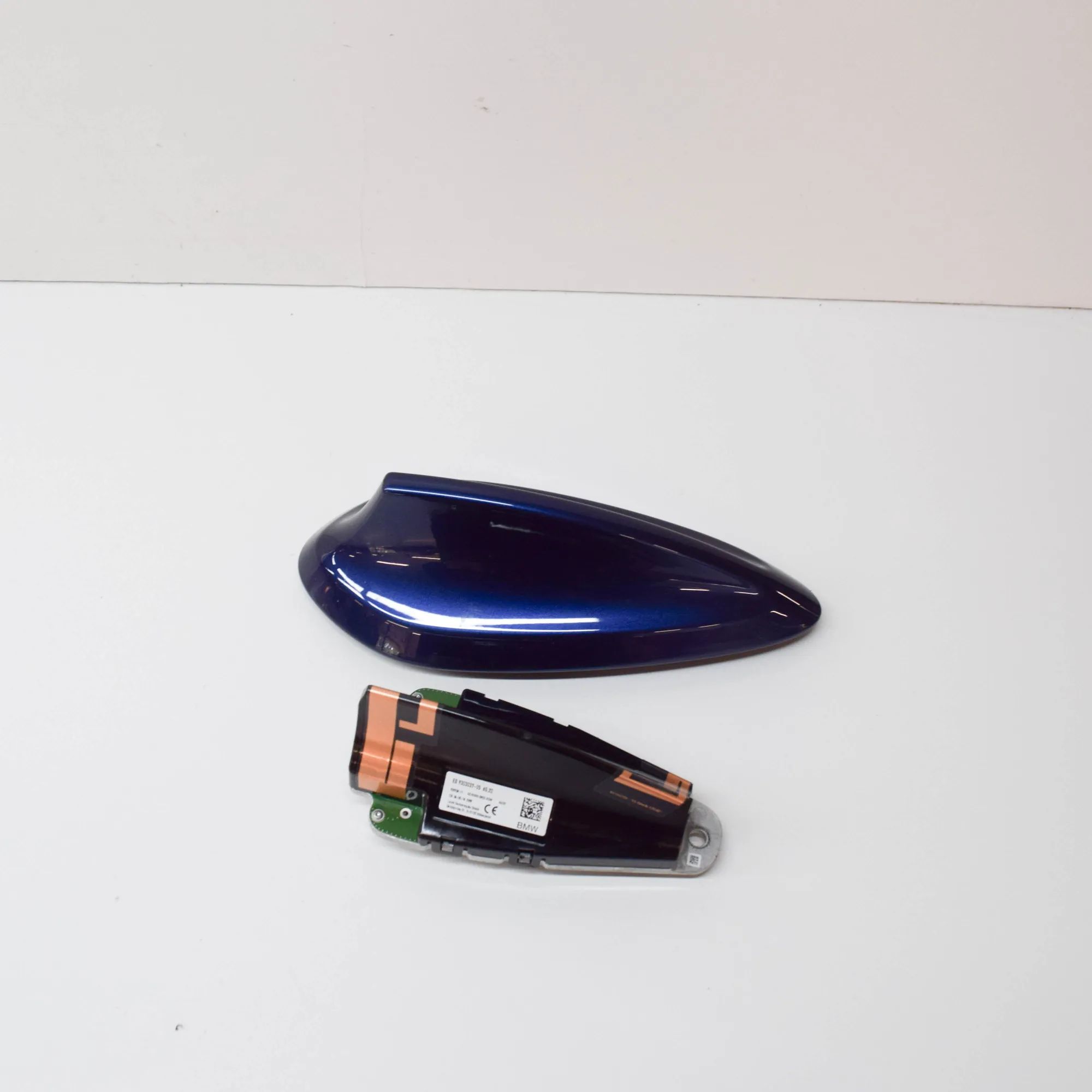 BMW 5 (G30 / G31) antenna Antenna — BMW 5 G30 (2016-PRESENT) — 9393160,93...