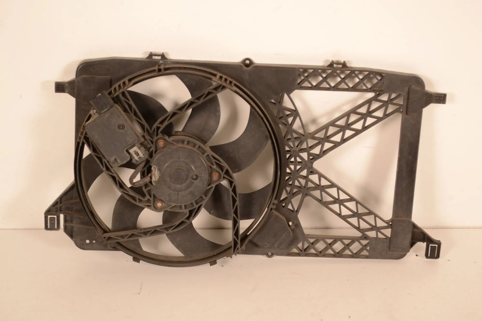 Ford Transit Connect / Tourneo Connect Engine Cooling Fan Shroud Engine Cooling Fan Shroud — FORD TRANSIT Van (2...
