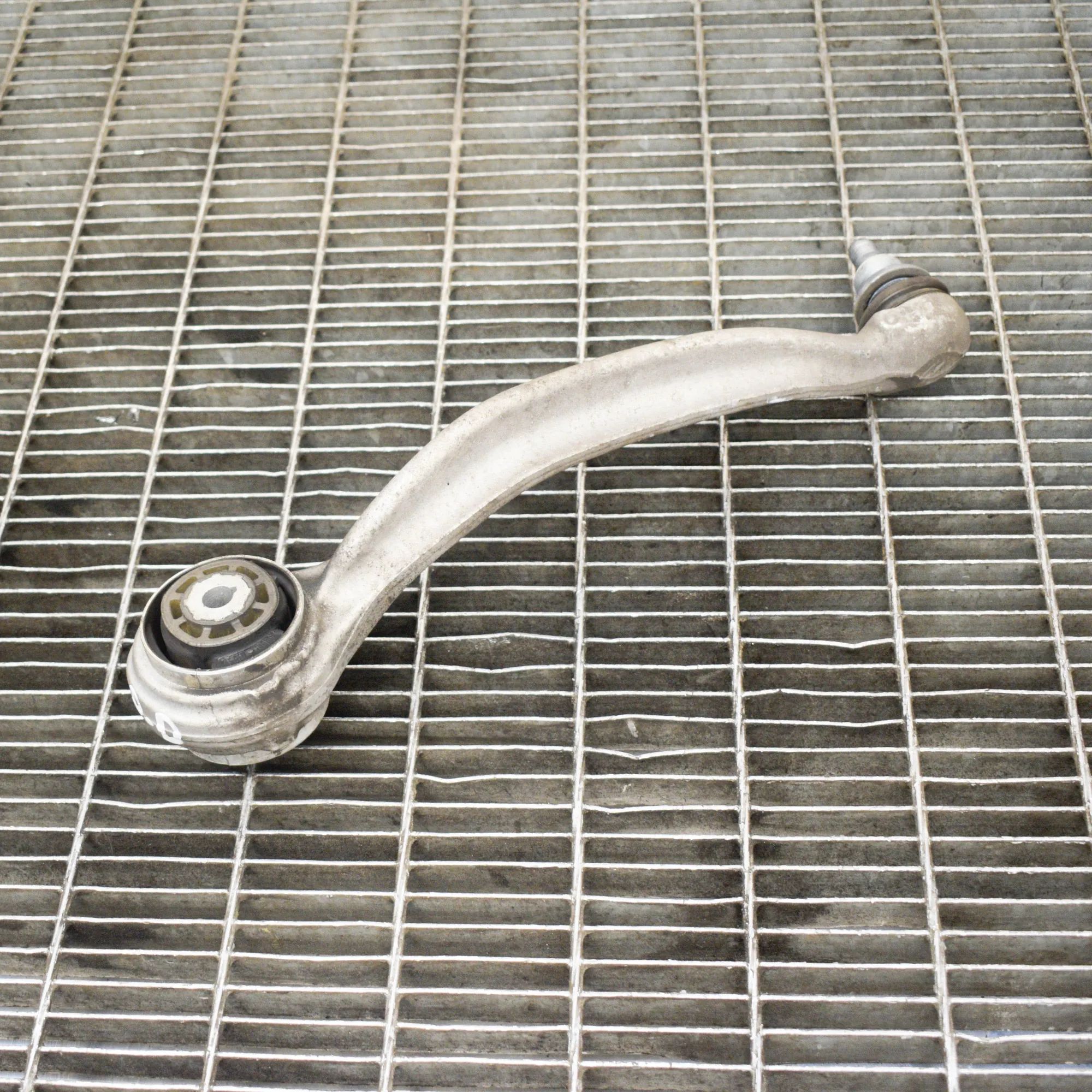 Mercedes-Benz A (W176) Front Right Lower Control Arm Front Right Lower Control Arm — MERCEDES BENZ C...