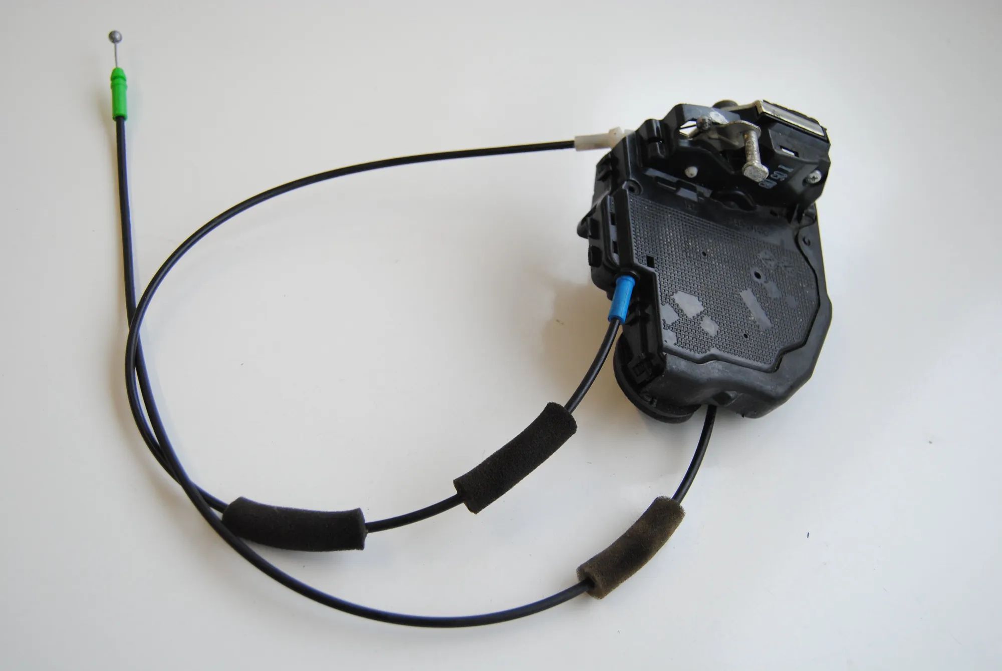 Toyota Corolla Door lock — front left