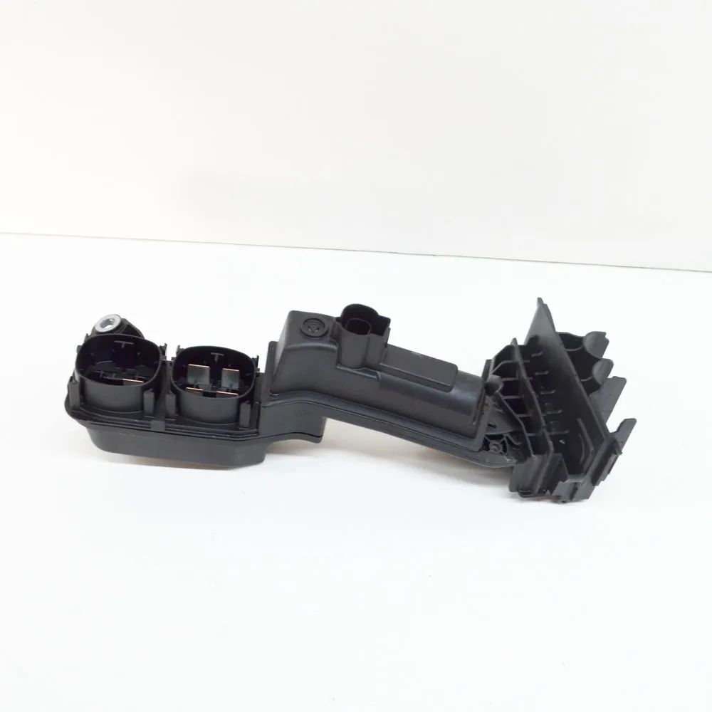BMW 5 (G30 / G31) Power Distribution Unit Power distribution unit — BMW 5 G30 (2016-PRESE...